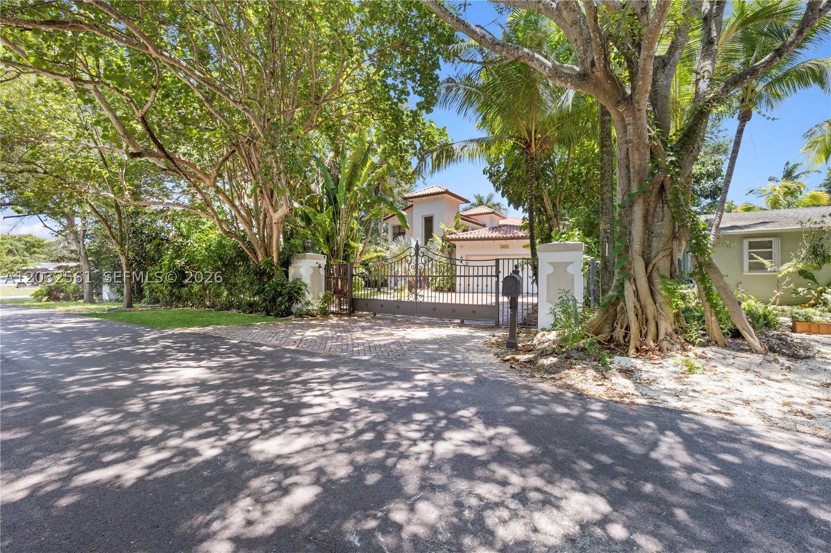 6550 SW 75th Ter, South Miami FL 33143