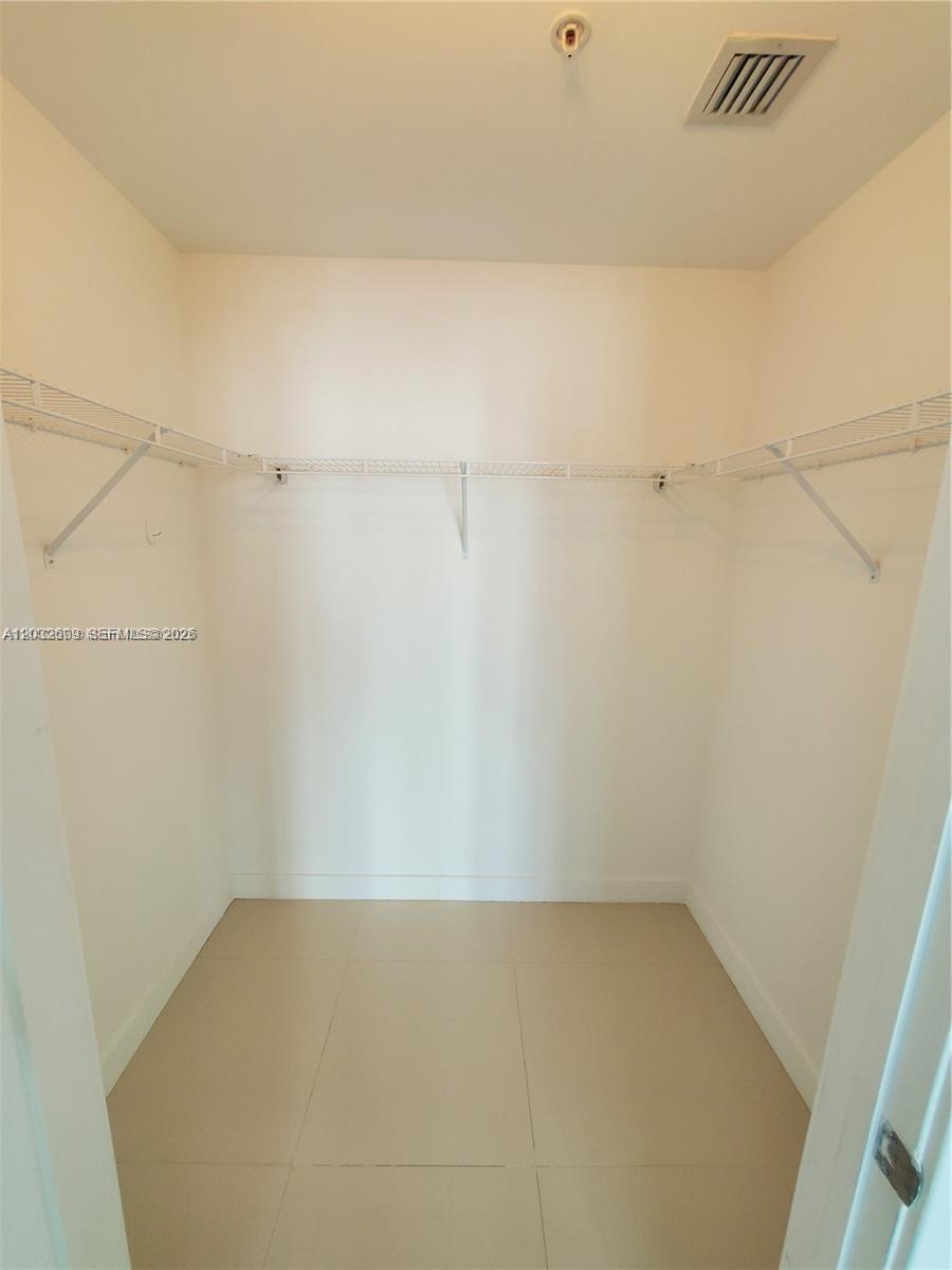 1111 SW 1  AVE #2323-N, Miami FL 33130