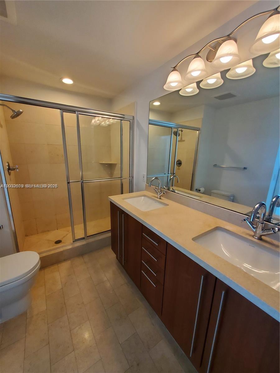 1111 SW 1  AVE #2323-N, Miami FL 33130