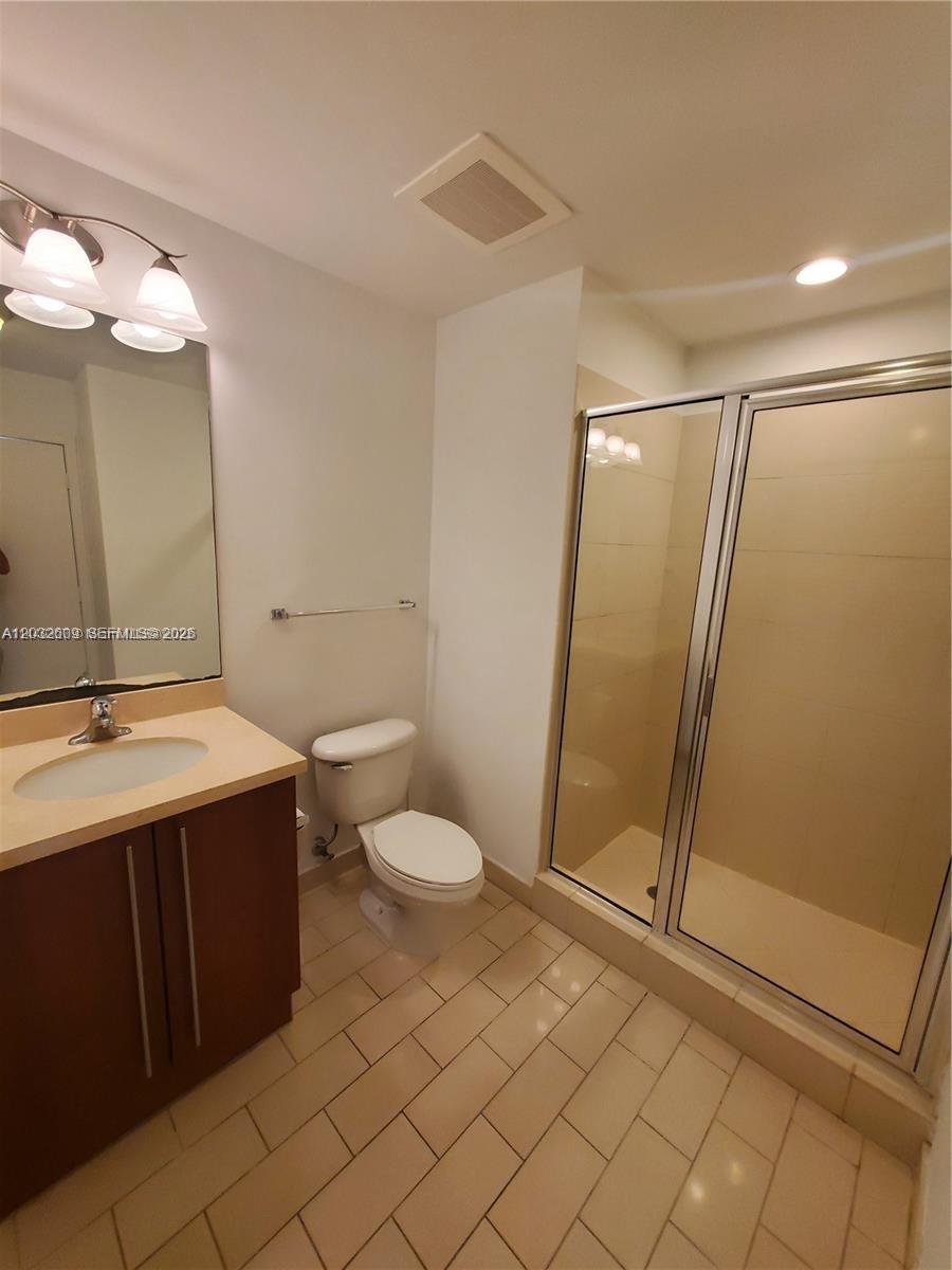 1111 SW 1  AVE #2323-N, Miami FL 33130