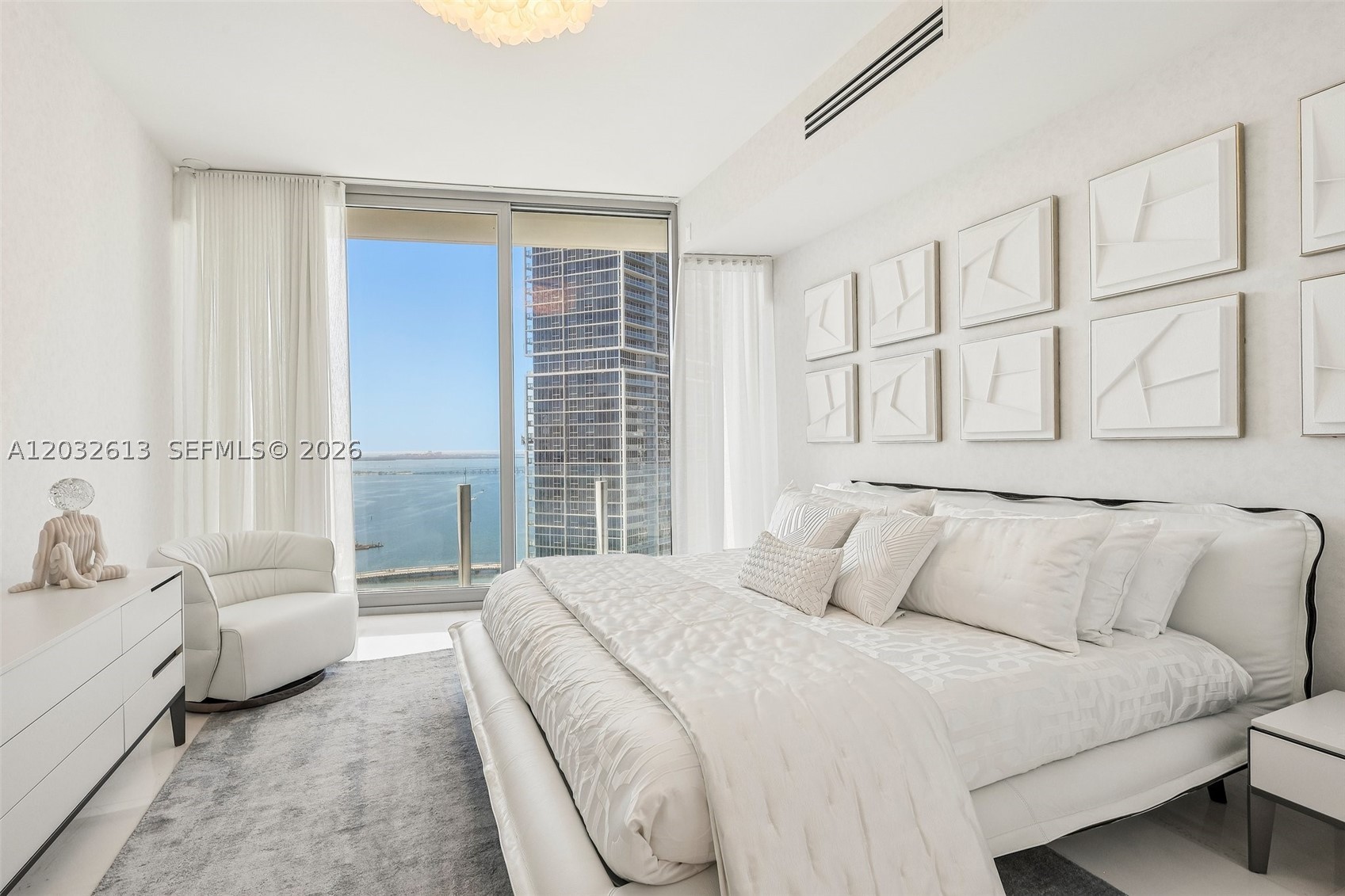 300 Biscayne Boulevard Way #3305W, Miami FL 33131