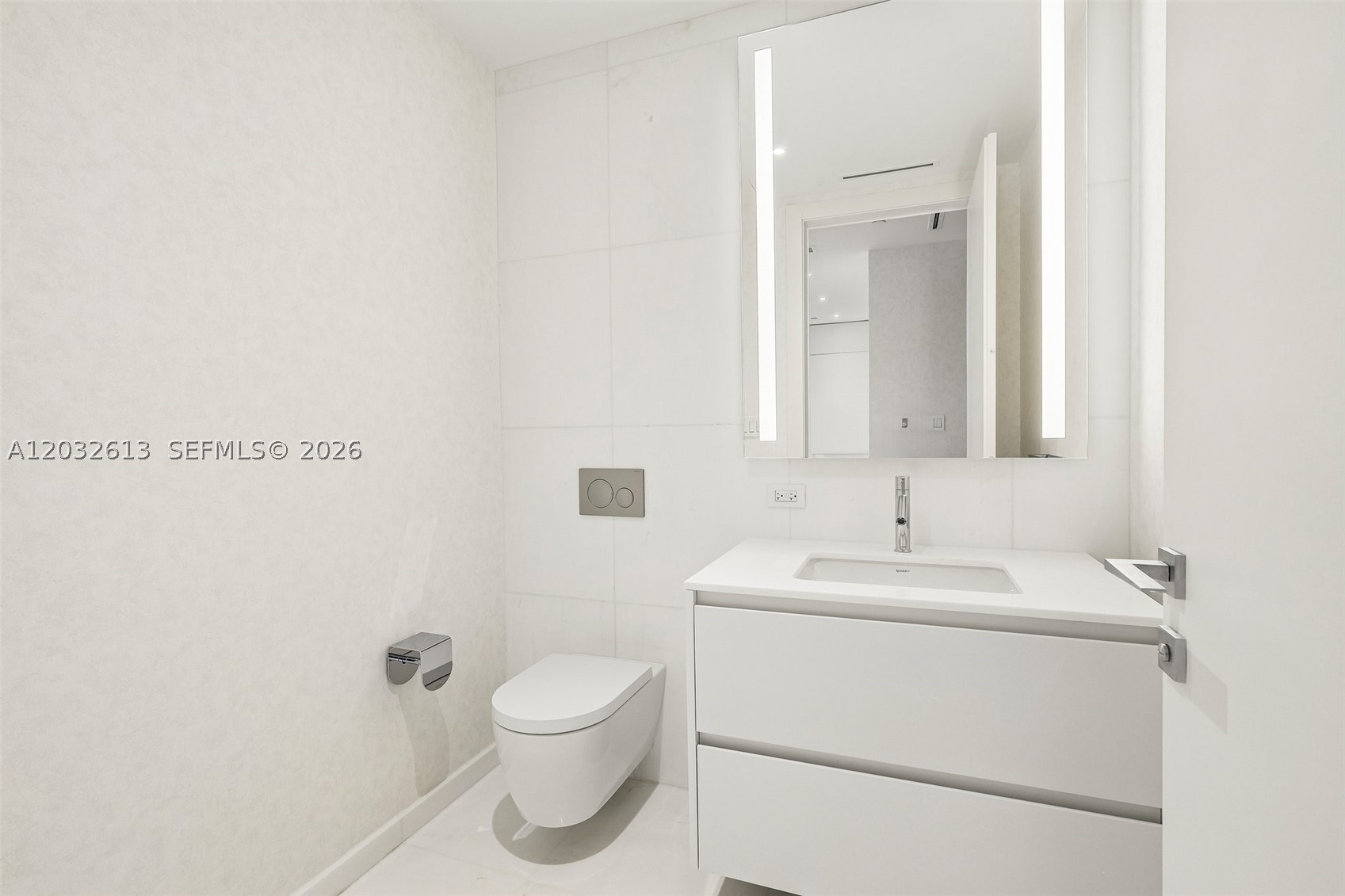 300 Biscayne Boulevard Way #3305W, Miami FL 33131