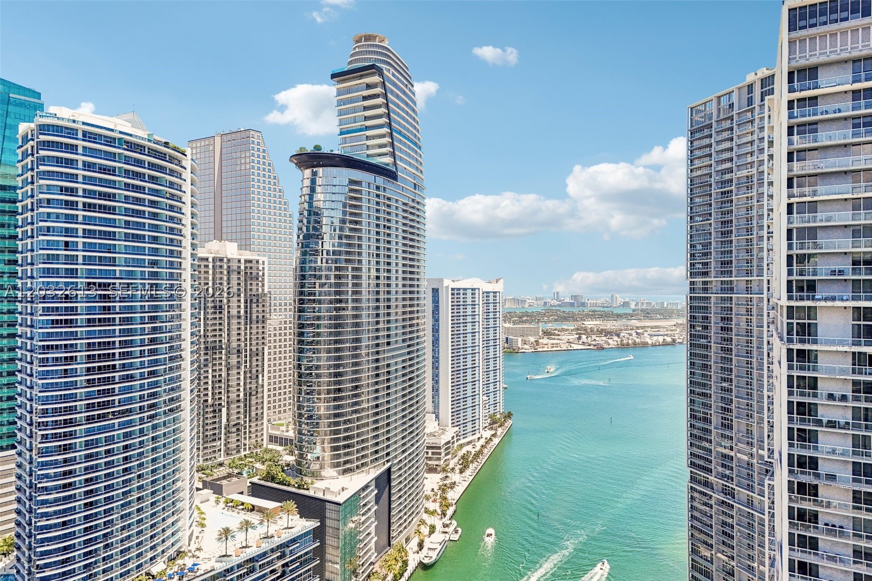 300 Biscayne Boulevard Way #3305W, Miami FL 33131