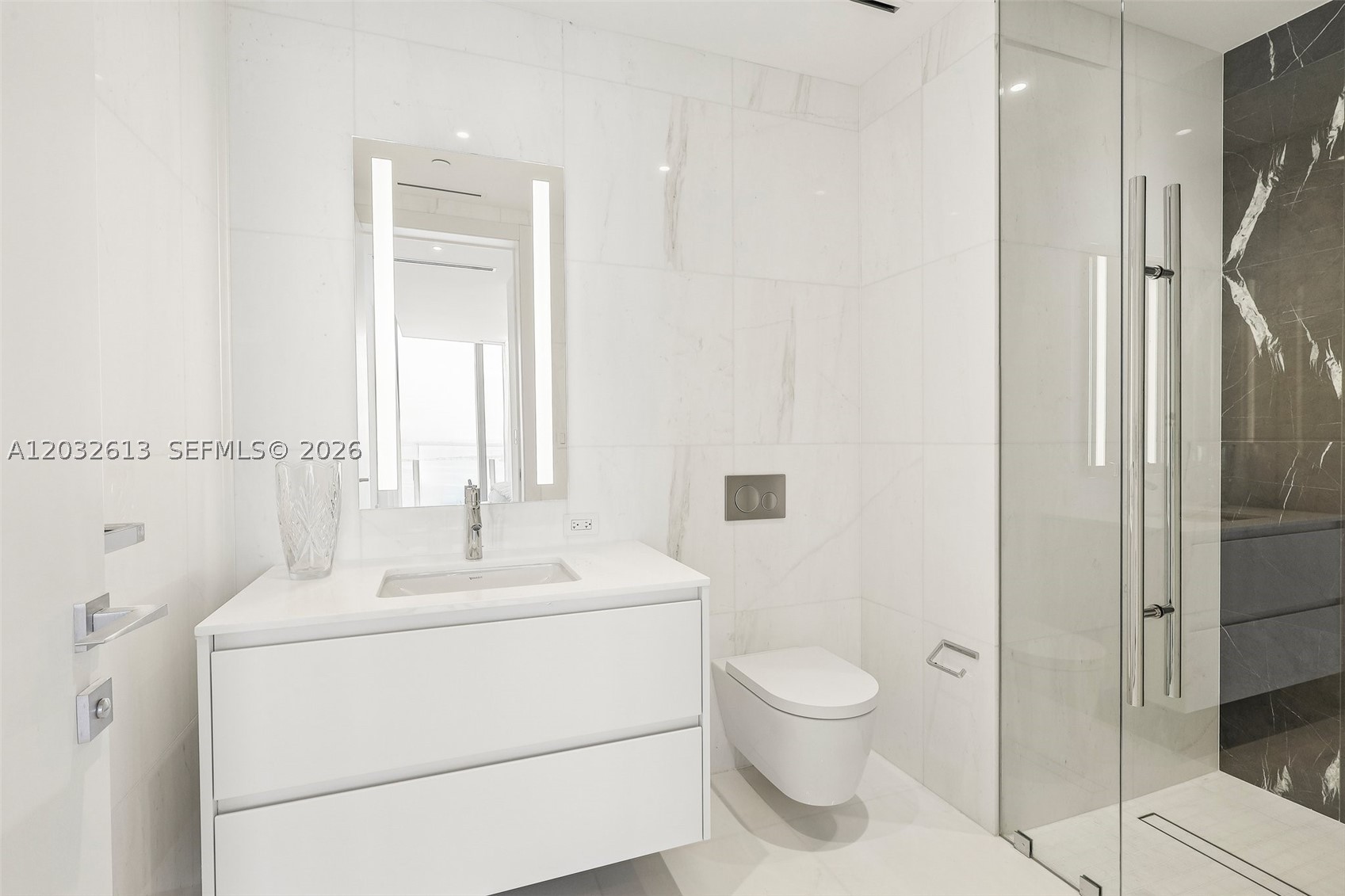 300 Biscayne Boulevard Way #3305W, Miami FL 33131