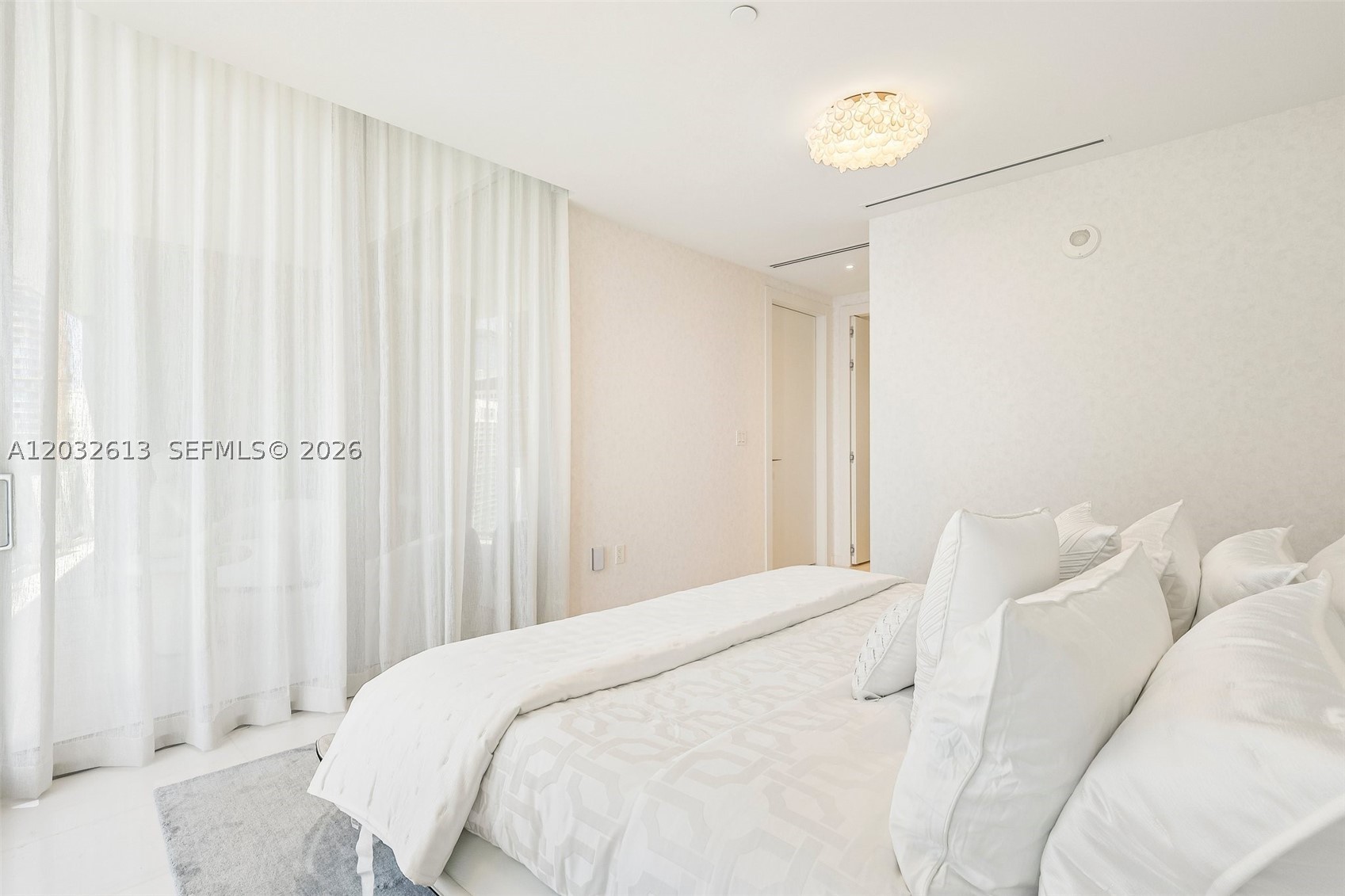 300 Biscayne Boulevard Way #3305W, Miami FL 33131