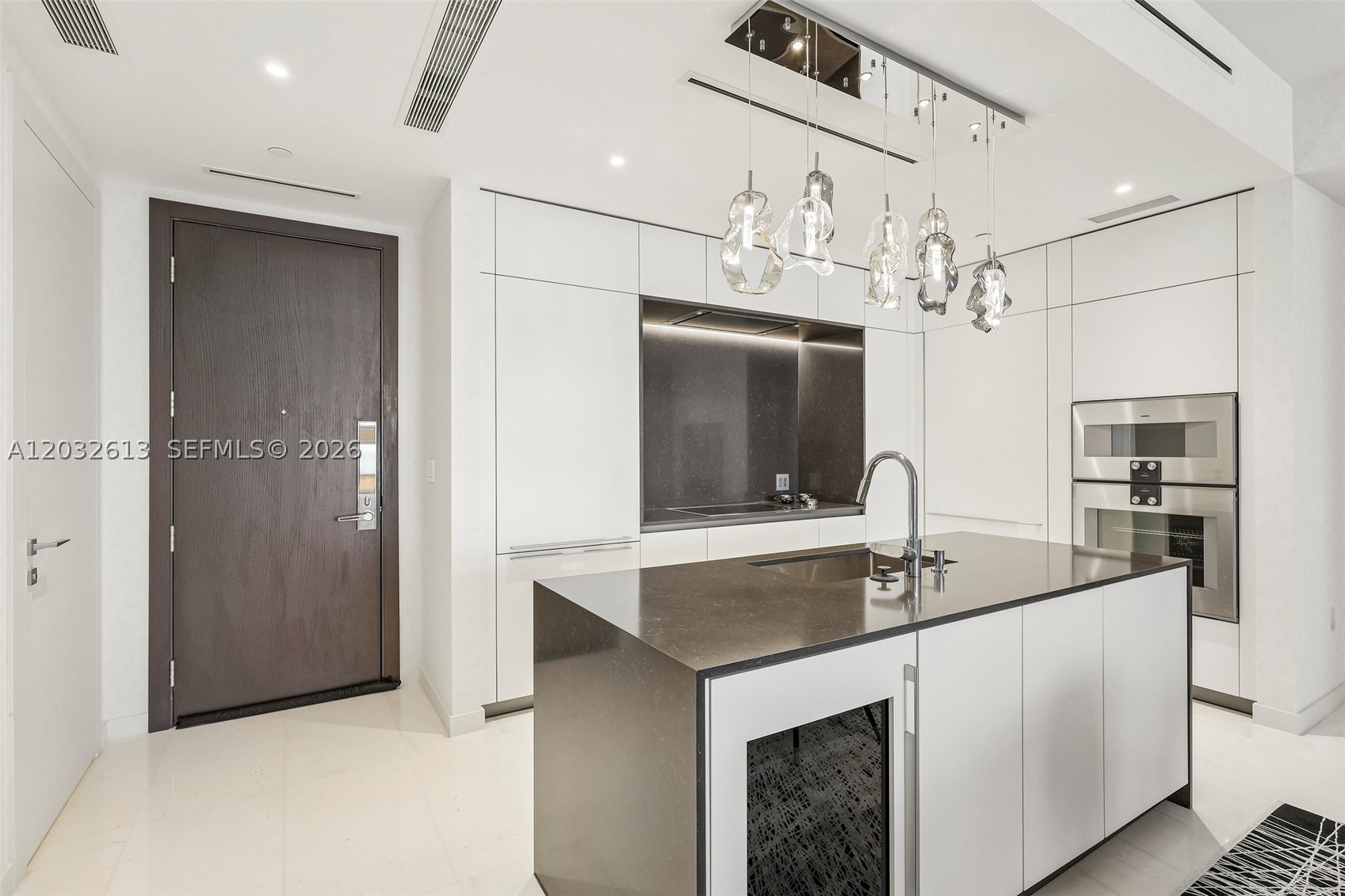 300 Biscayne Boulevard Way #3305W, Miami FL 33131
