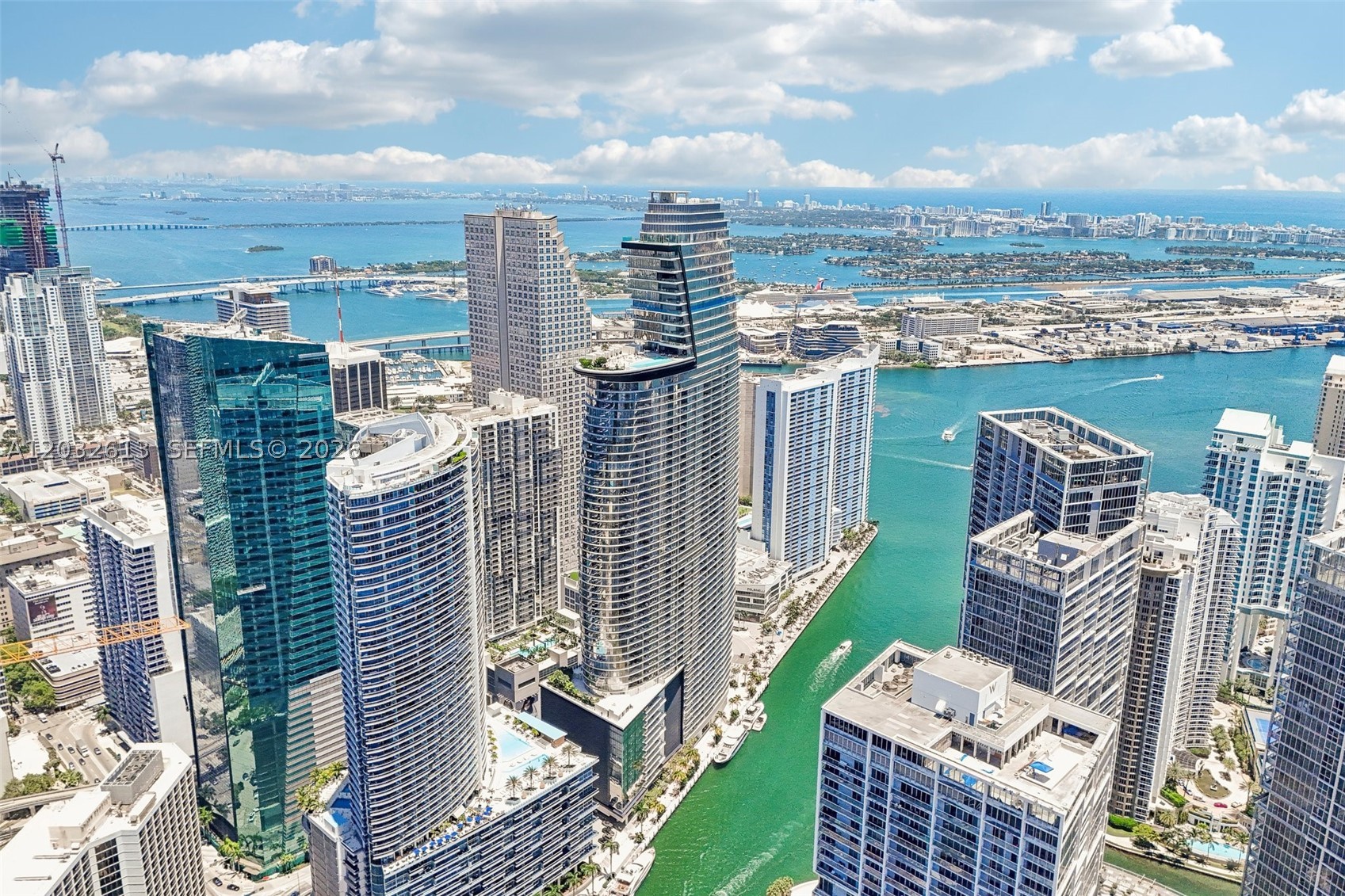 300 Biscayne Boulevard Way #3305W, Miami FL 33131