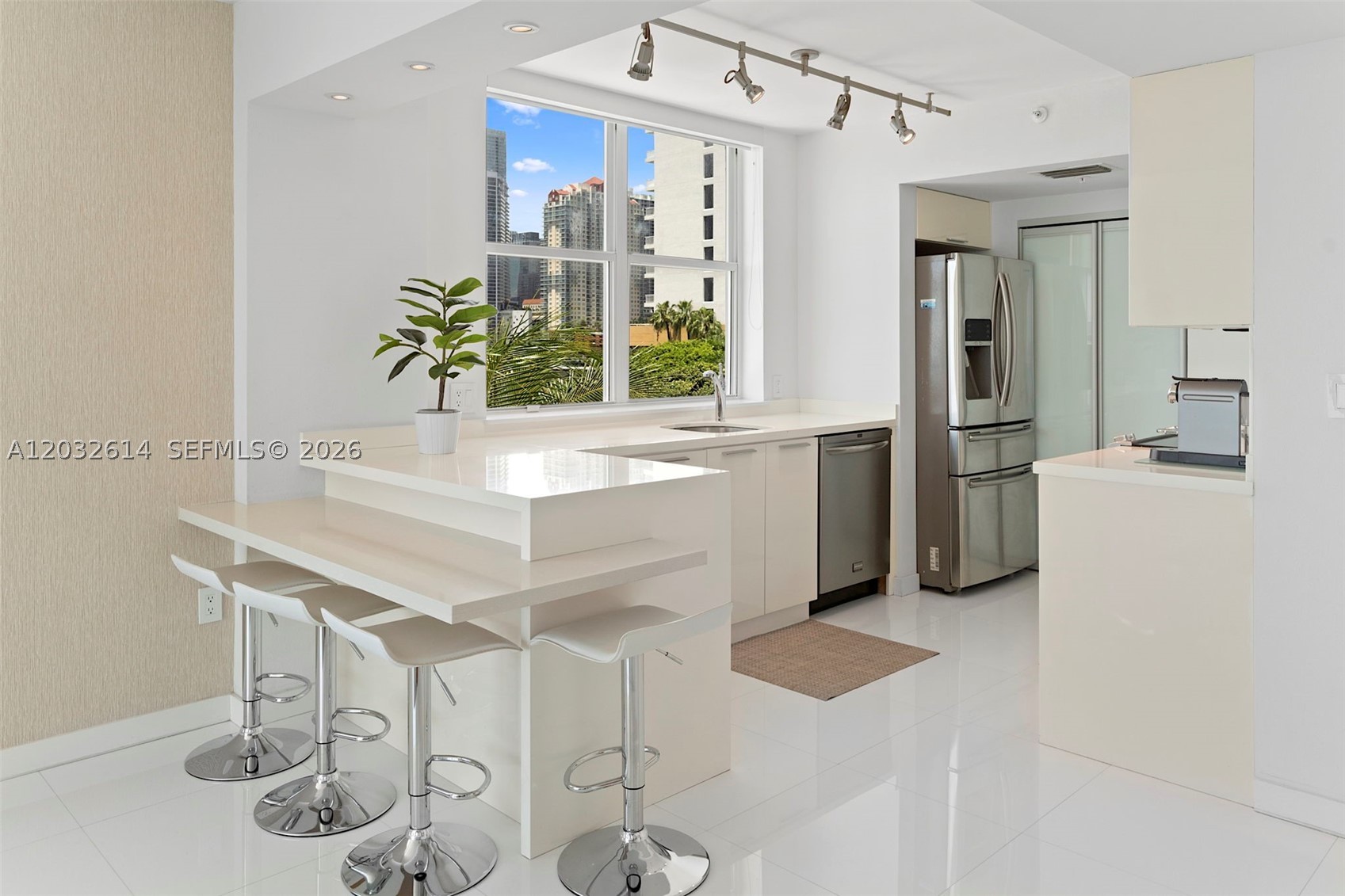 800 CLAUGHTON ISLAND DRIVE #505, Miami FL 33131