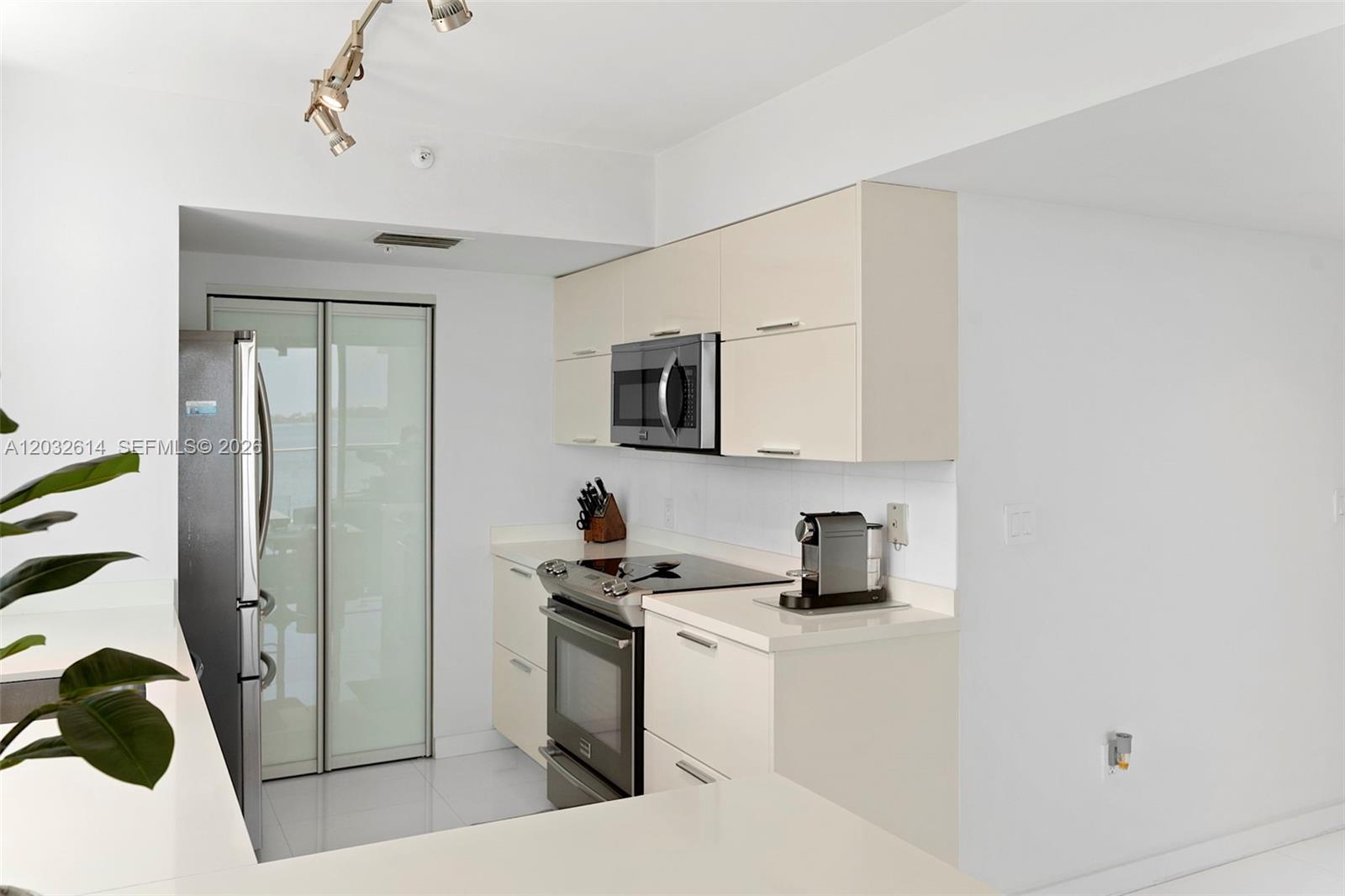 800 CLAUGHTON ISLAND DRIVE #505, Miami FL 33131