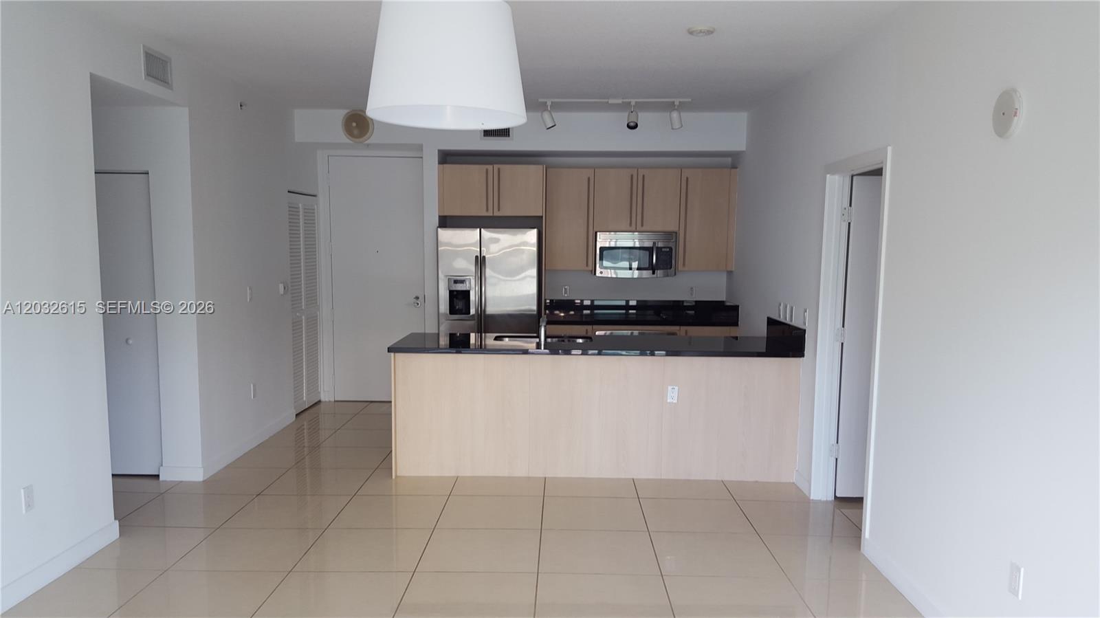 1111 SW 1  AVE #1522-N, Miami FL 33130