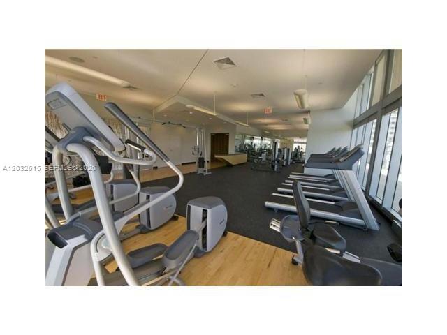 1111 SW 1  AVE #1522-N, Miami FL 33130