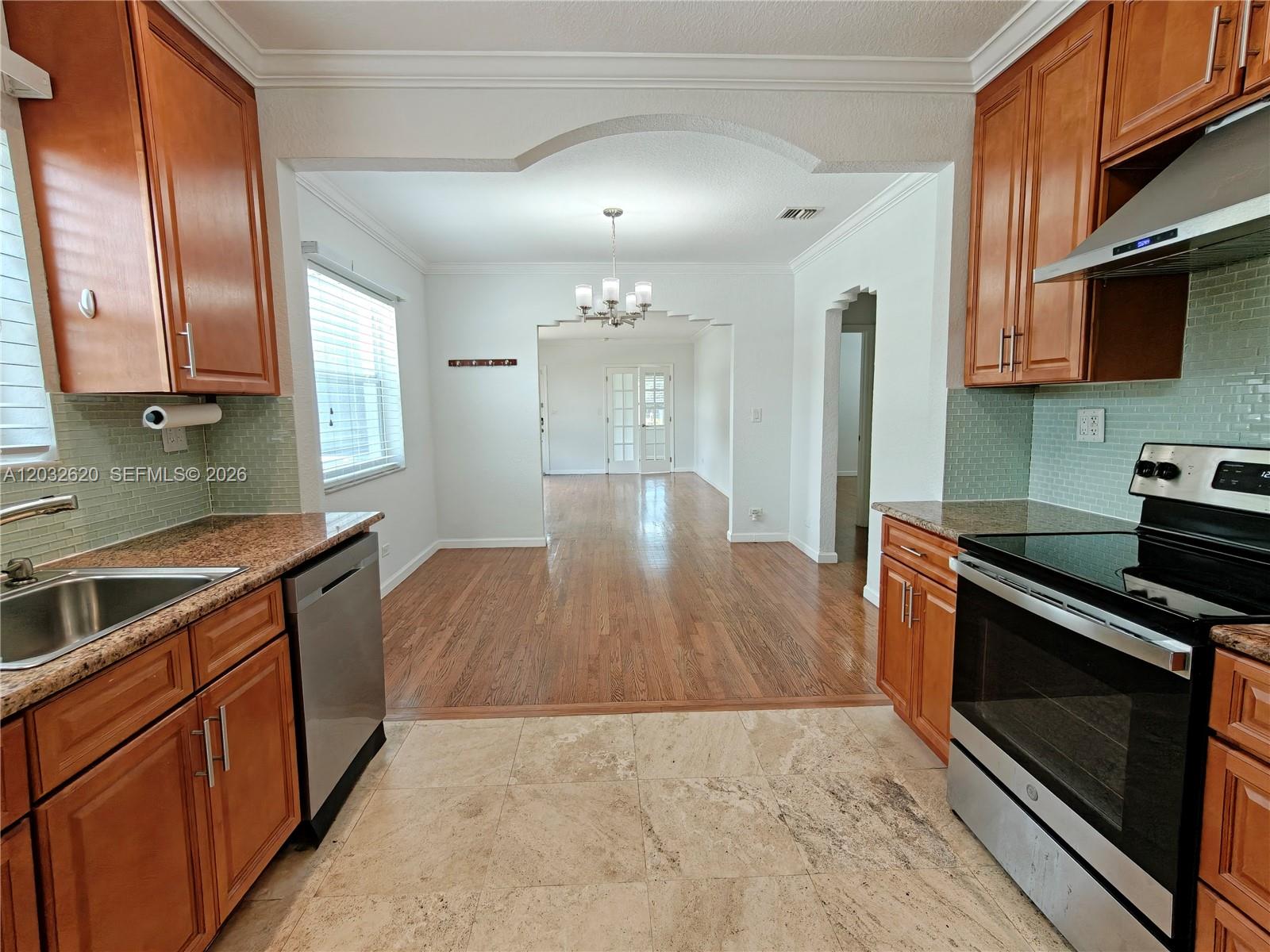 470 SW 25th Rd, Miami FL 33129