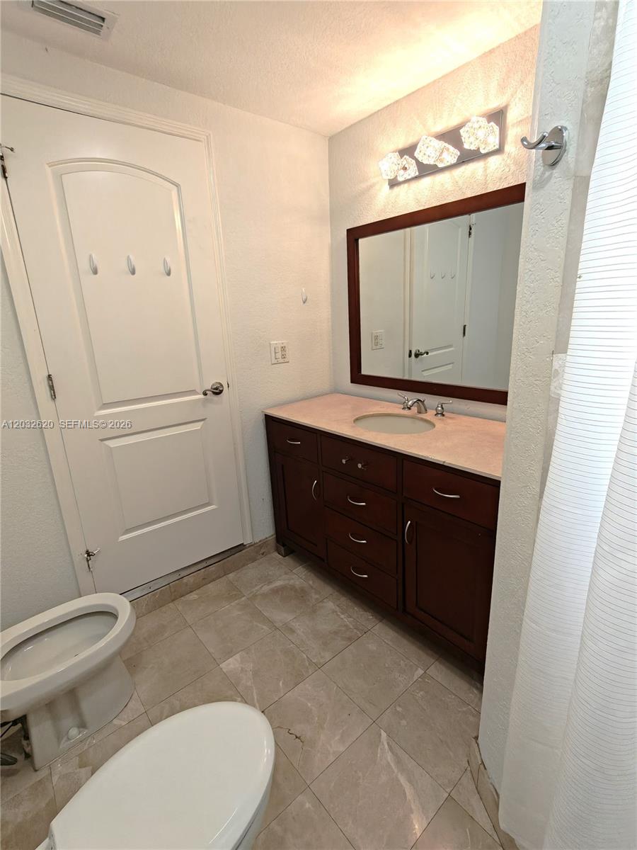470 SW 25th Rd, Miami FL 33129