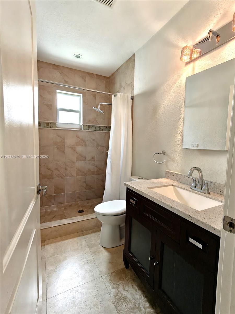 470 SW 25th Rd, Miami FL 33129