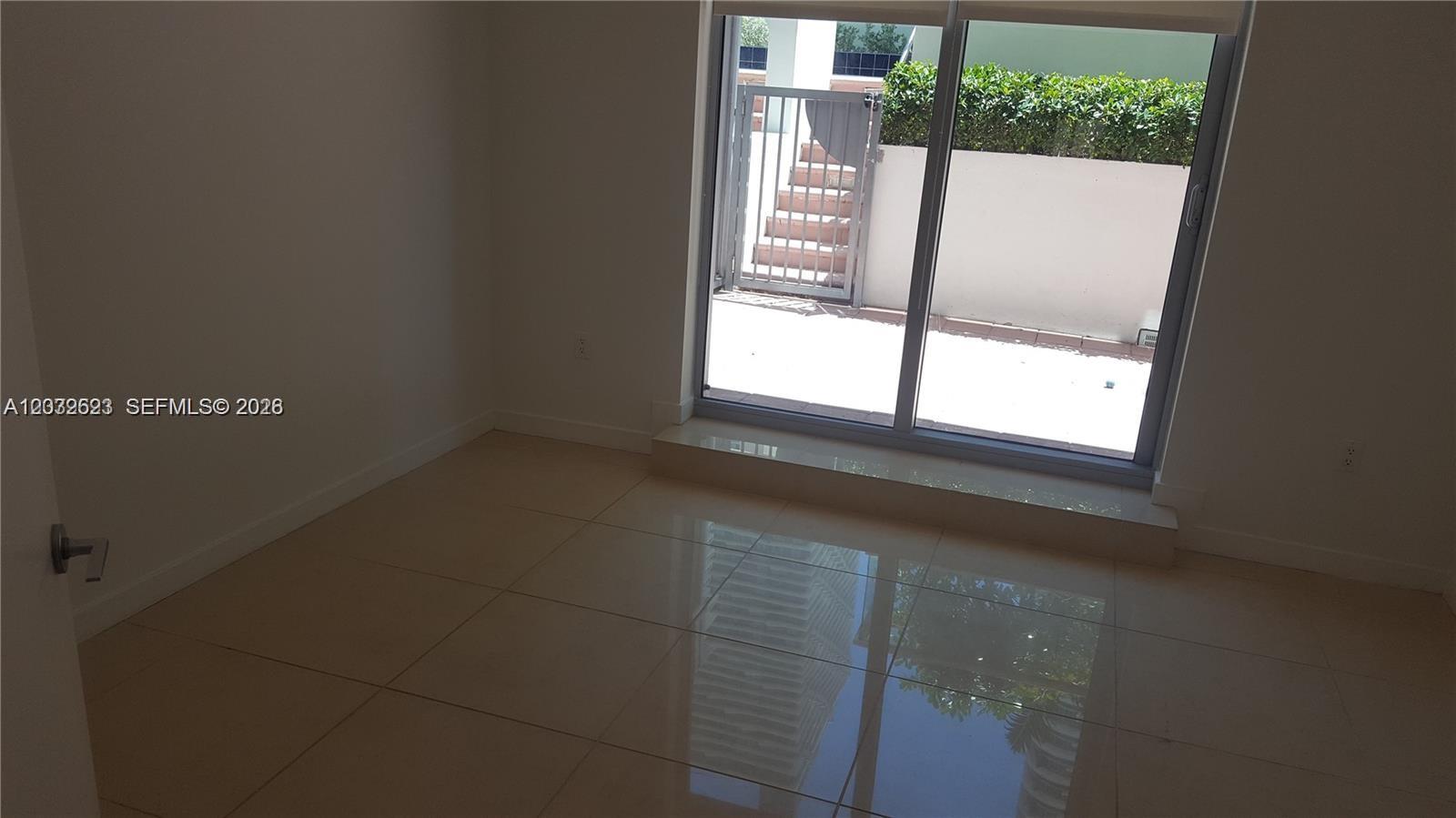 1111 SW 1ST AVE #TH-16, Miami FL 33130