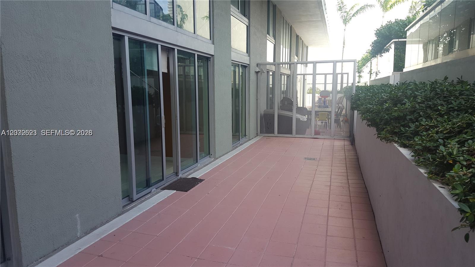 1111 SW 1ST AVE #TH-16, Miami FL 33130