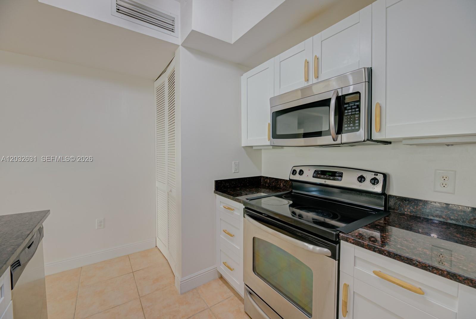 7350 SW 89th St #2110S, Miami FL 33156