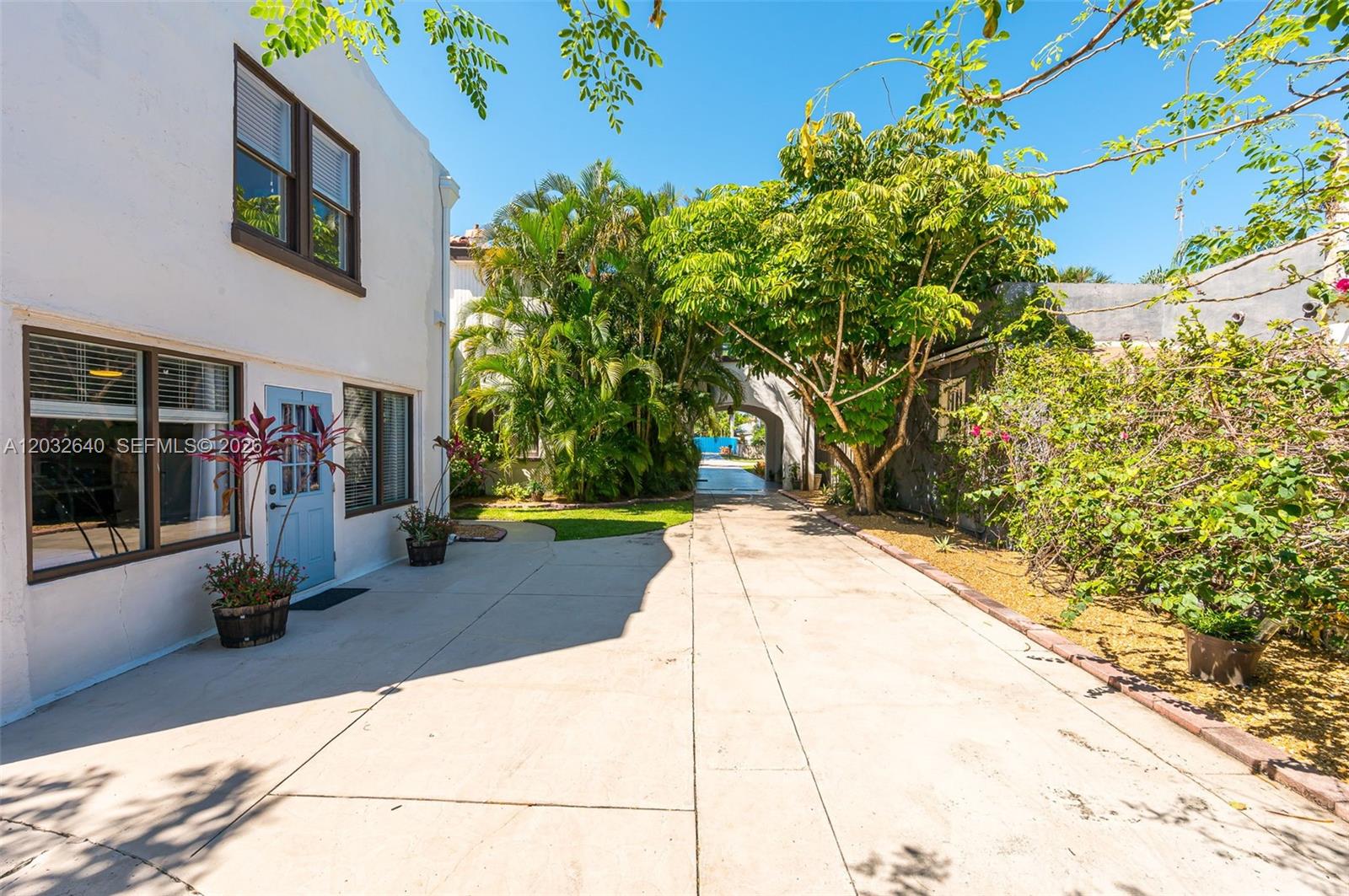 219 S 17th Ave S, Lake Worth FL 33460