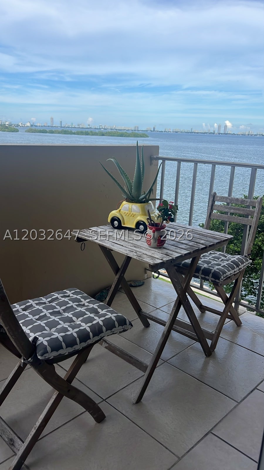 880 NE 69th St #6R, Miami FL 33138