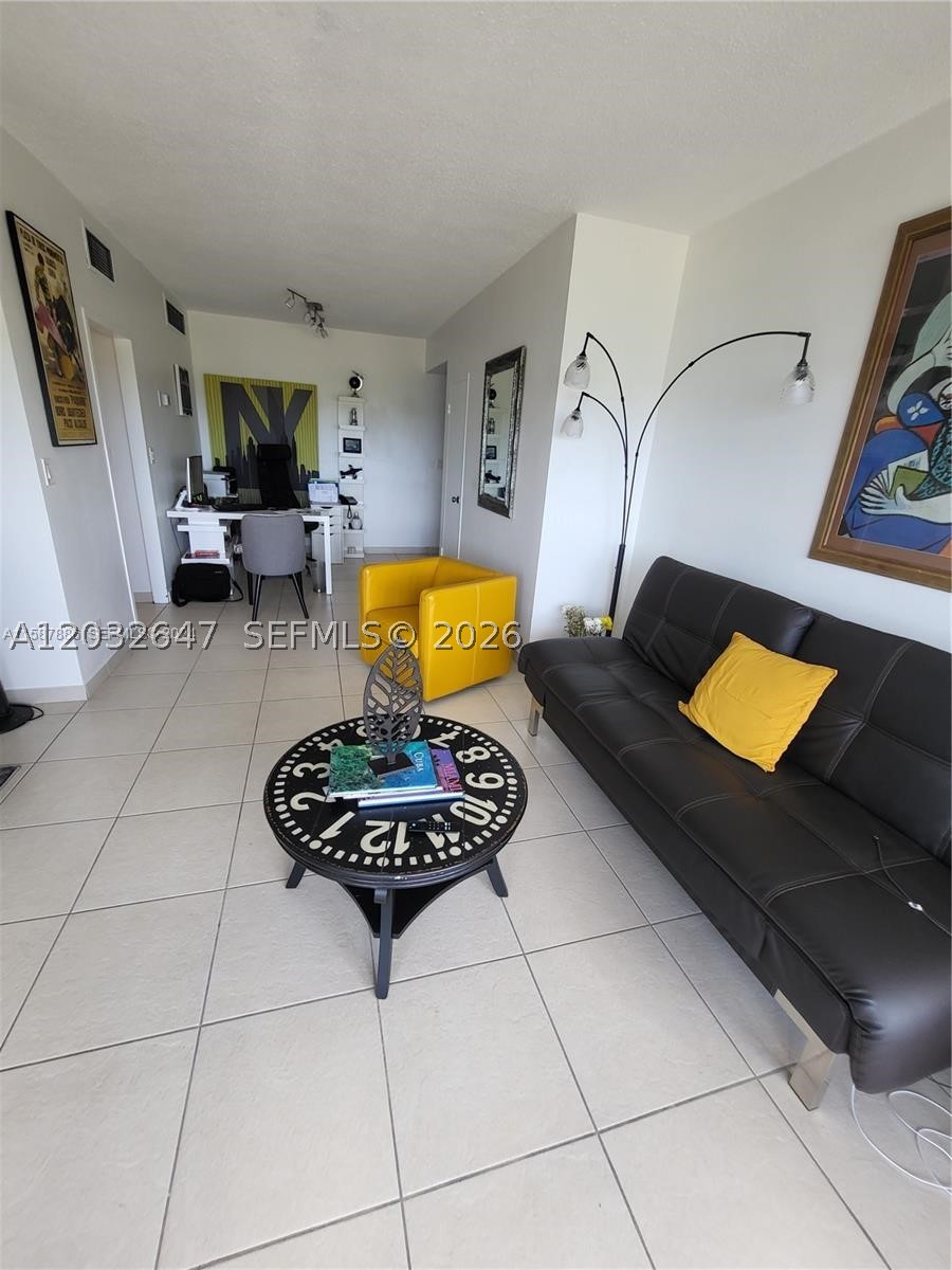 880 NE 69th St #6R, Miami FL 33138