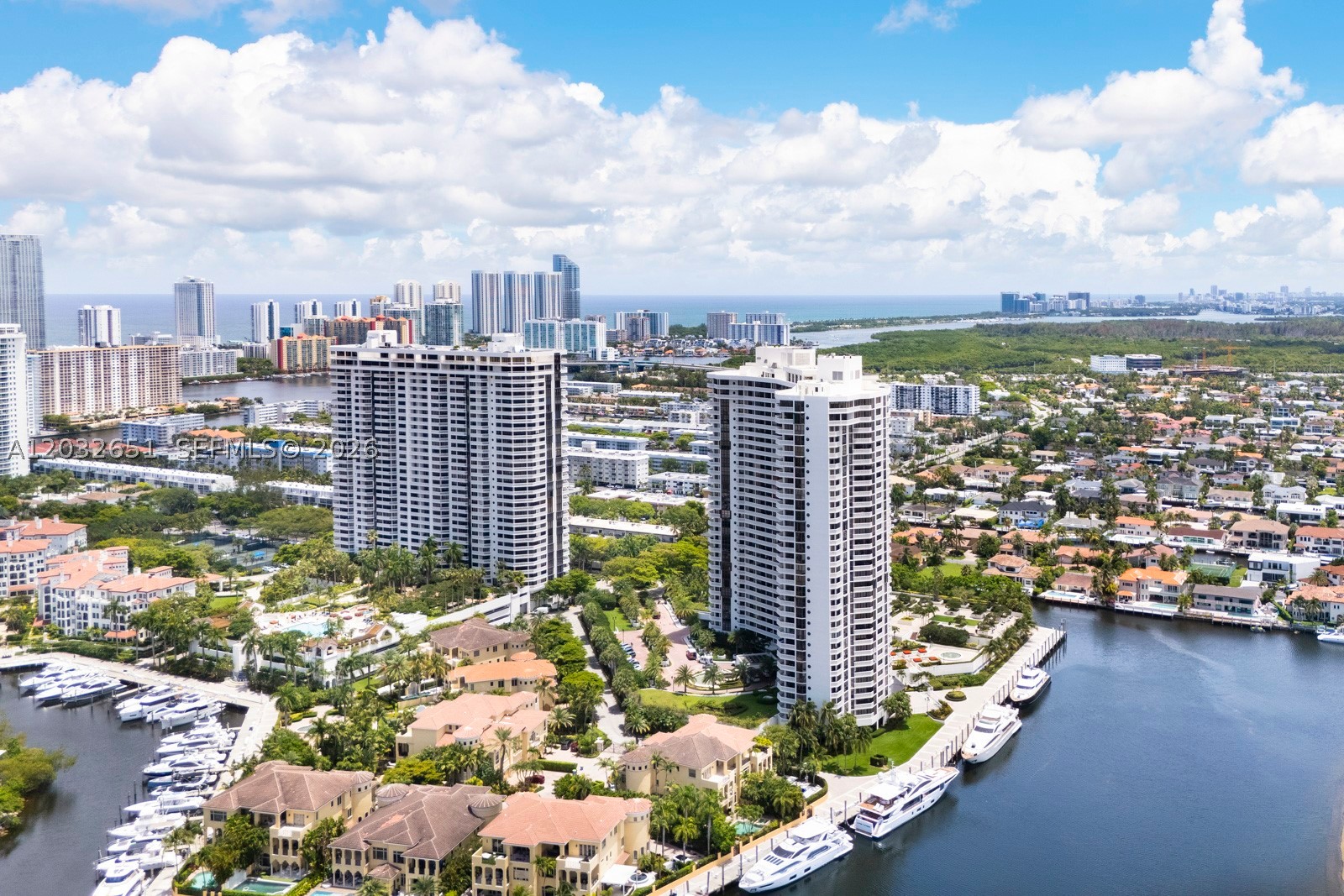 1000 W Island Blvd #911, Aventura FL 33160