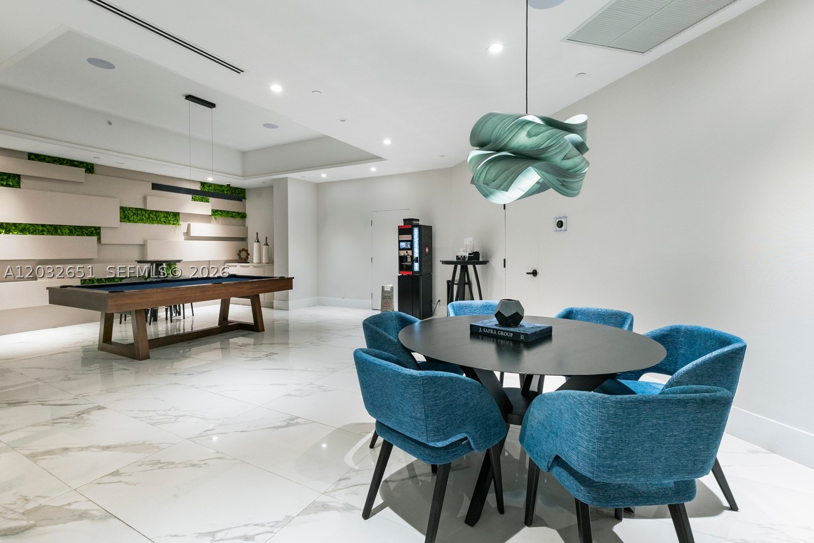 1000 W Island Blvd #911, Aventura FL 33160