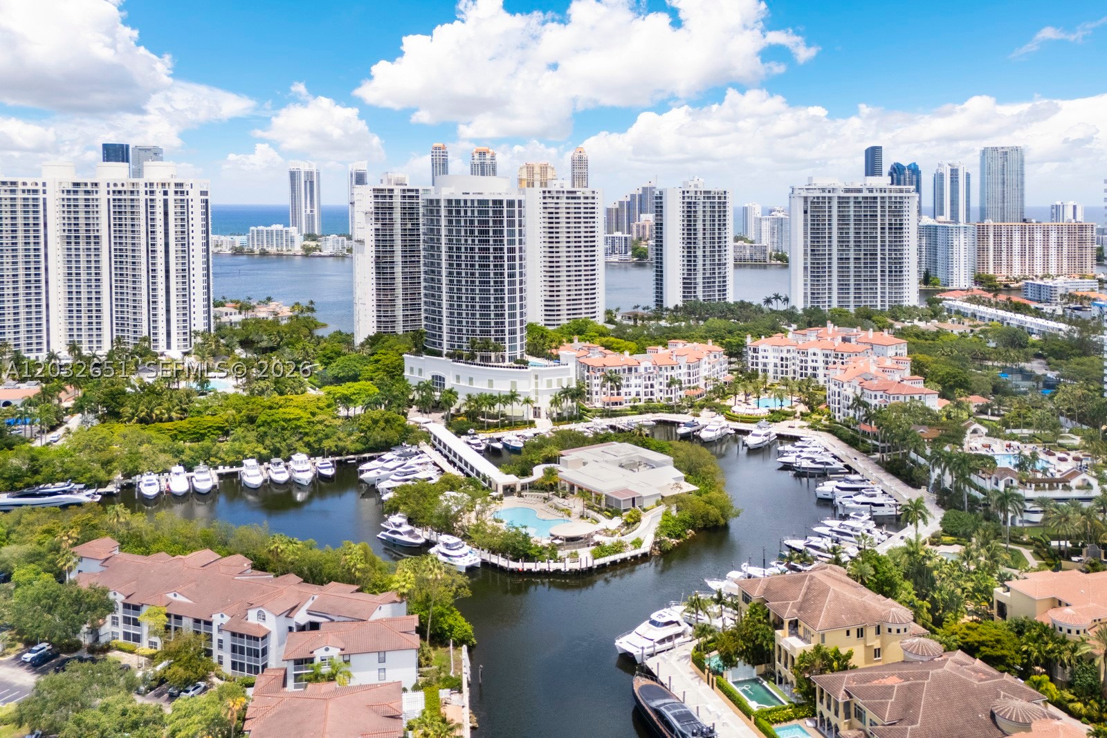 1000 W Island Blvd #911, Aventura FL 33160
