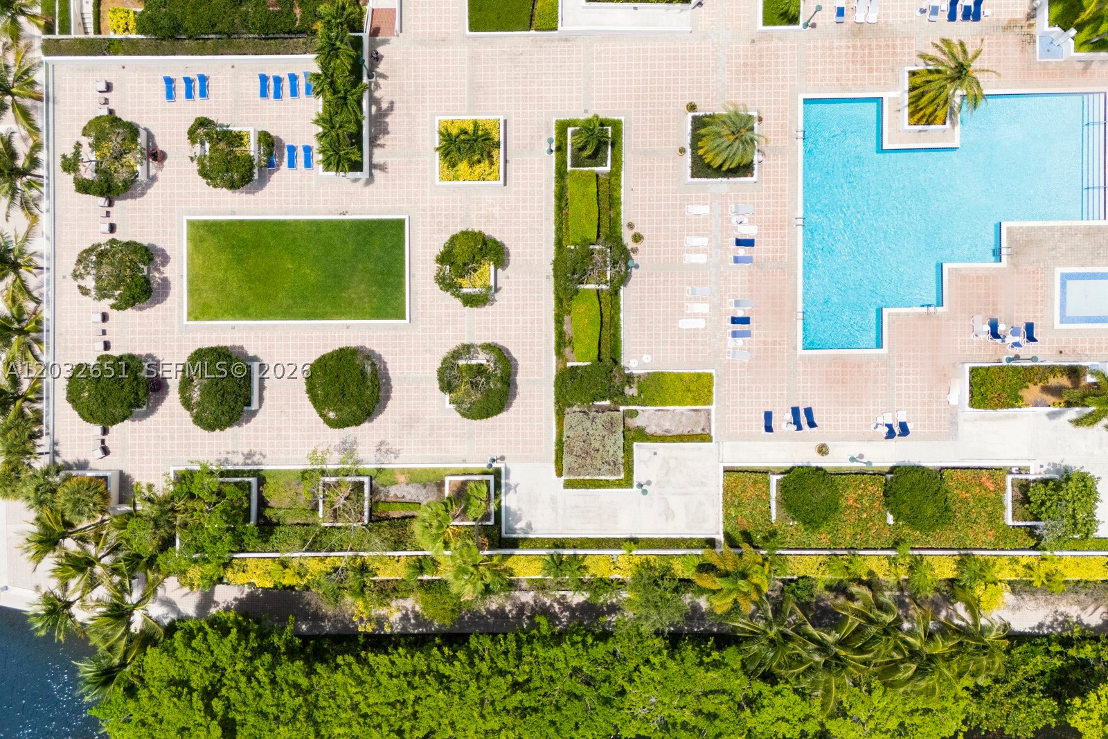 1000 W Island Blvd #911, Aventura FL 33160