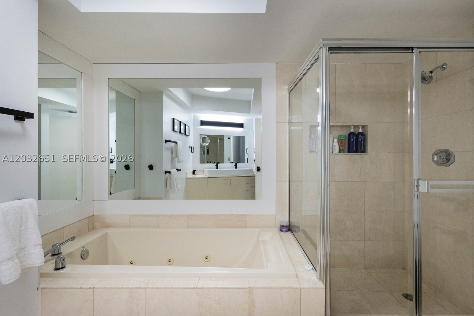 1000 W Island Blvd #911, Aventura FL 33160