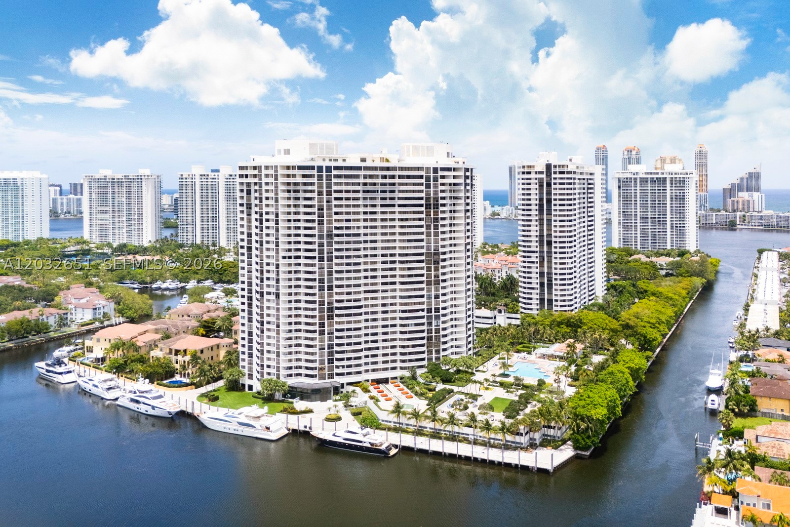 1000 W Island Blvd #911, Aventura FL 33160