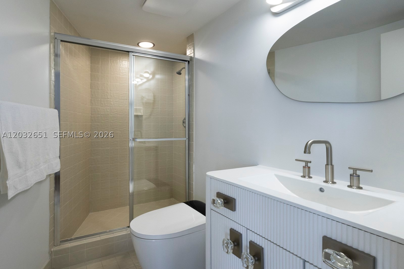 1000 W Island Blvd #911, Aventura FL 33160
