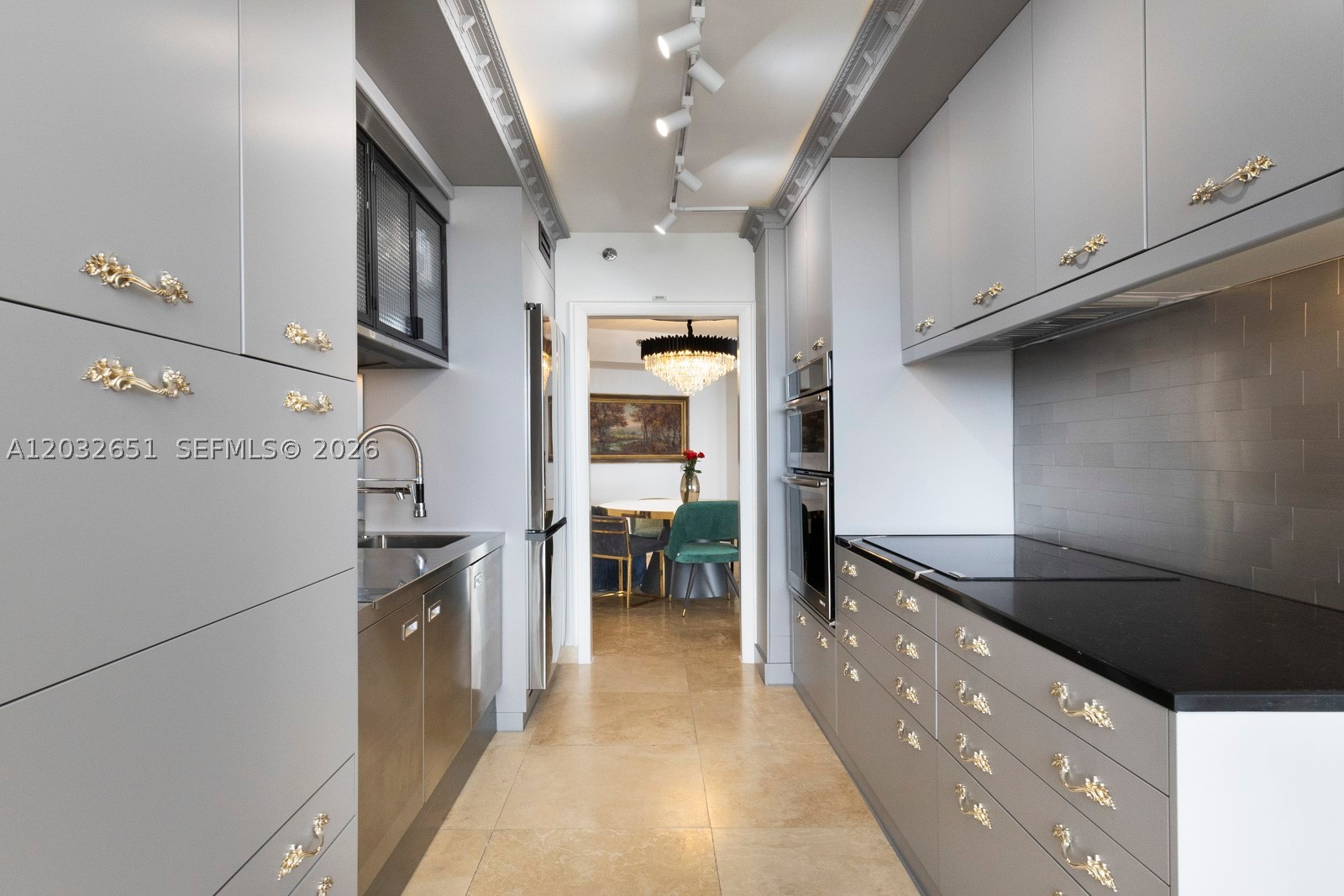 1000 W Island Blvd #911, Aventura FL 33160
