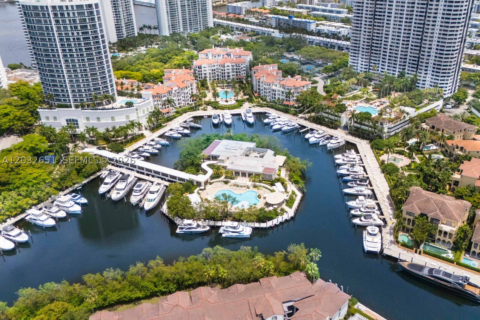 1000 W Island Blvd #911, Aventura FL 33160