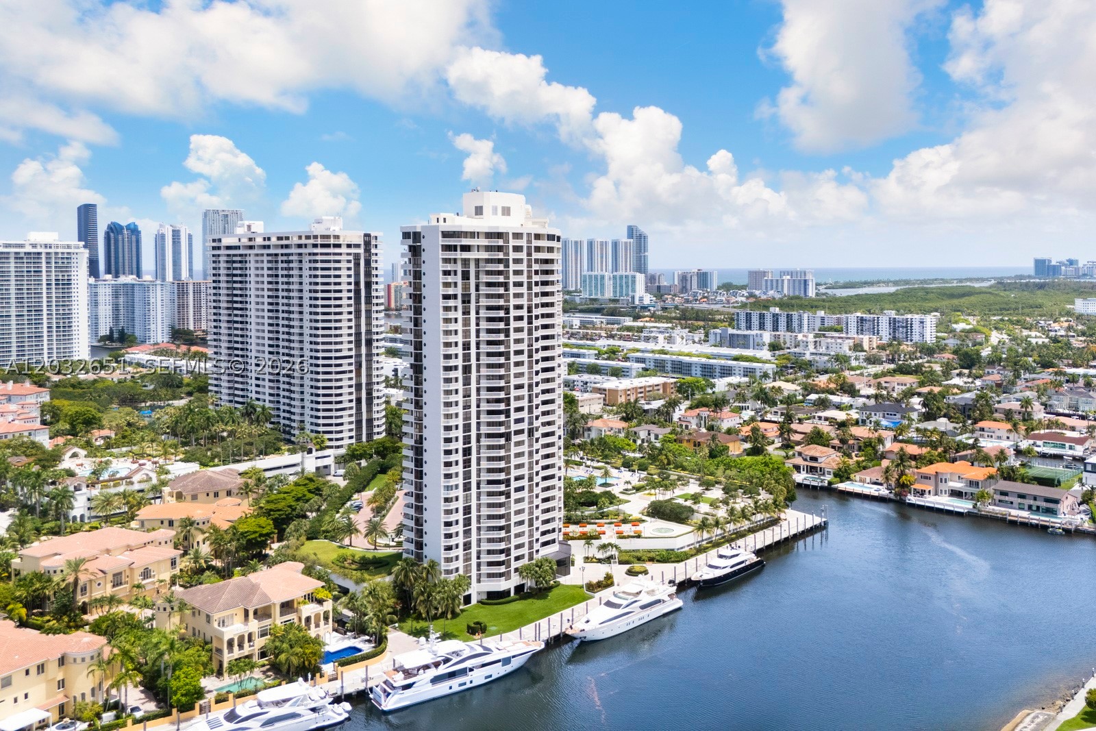 1000 W Island Blvd #911, Aventura FL 33160