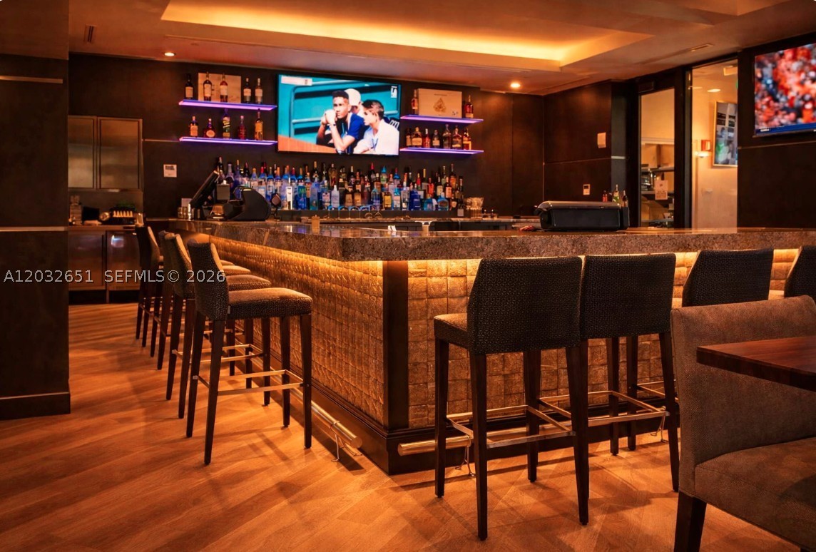 1000 W Island Blvd #911, Aventura FL 33160