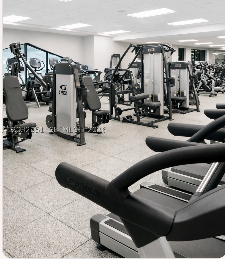 1000 W Island Blvd #911, Aventura FL 33160