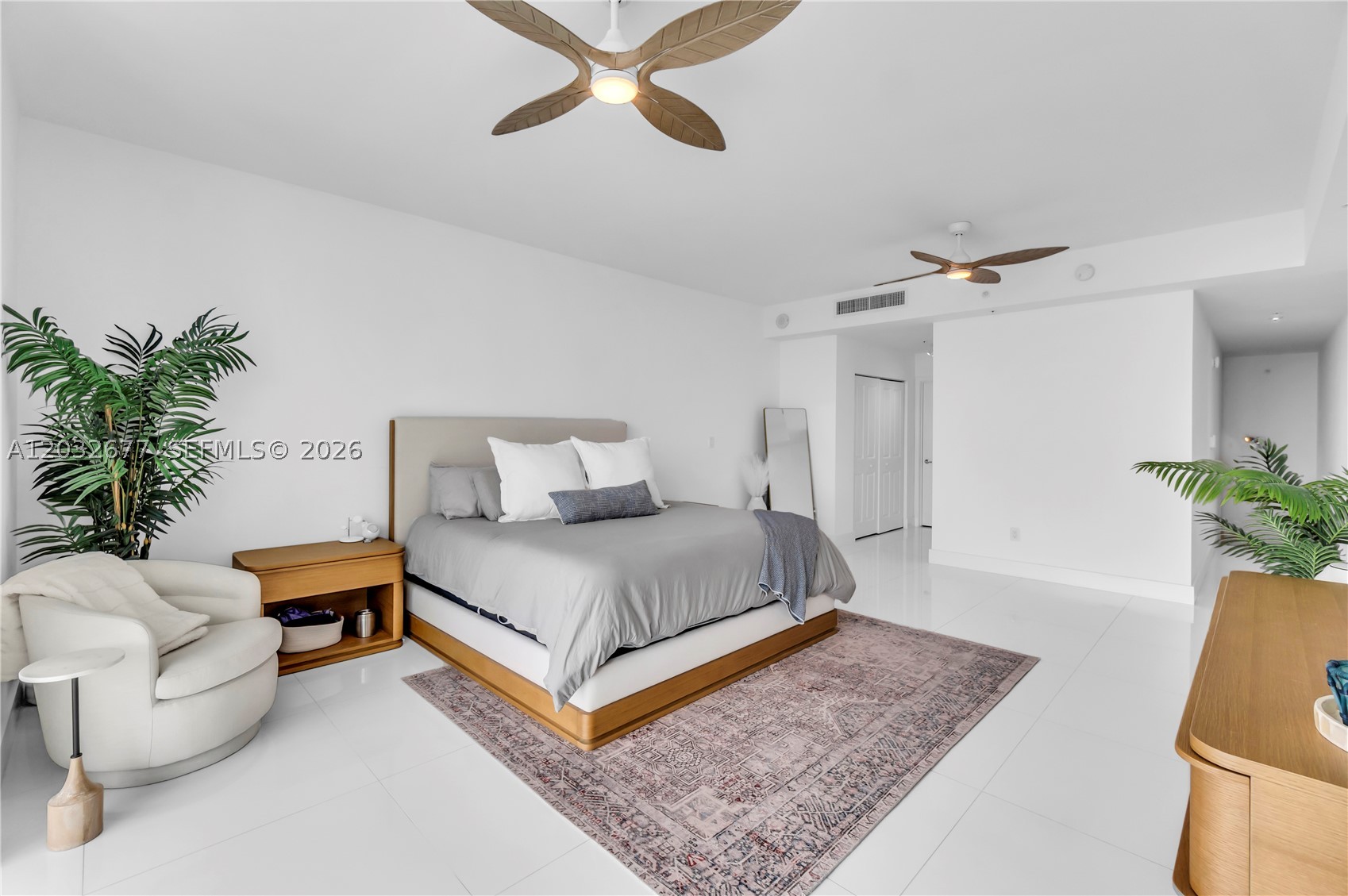 400 Sunny Isles Blvd #1917, Sunny Isles Beach FL 33160