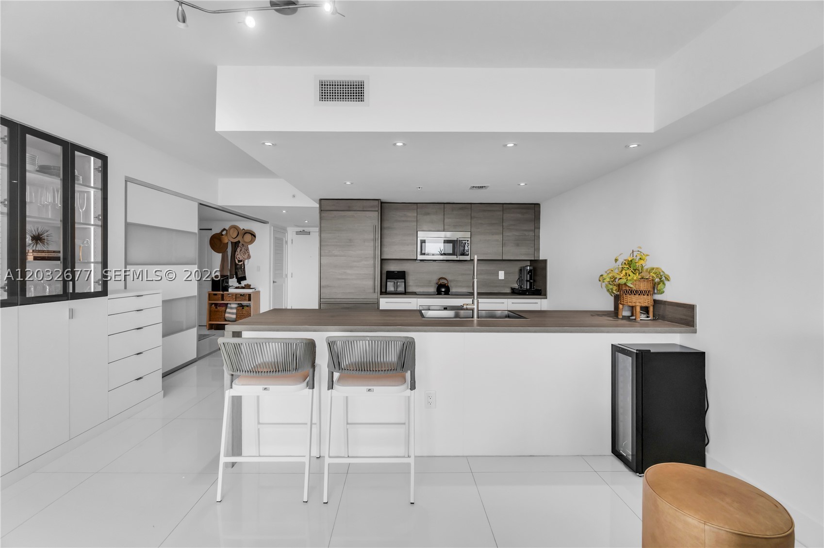 400 Sunny Isles Blvd #1917, Sunny Isles Beach FL 33160