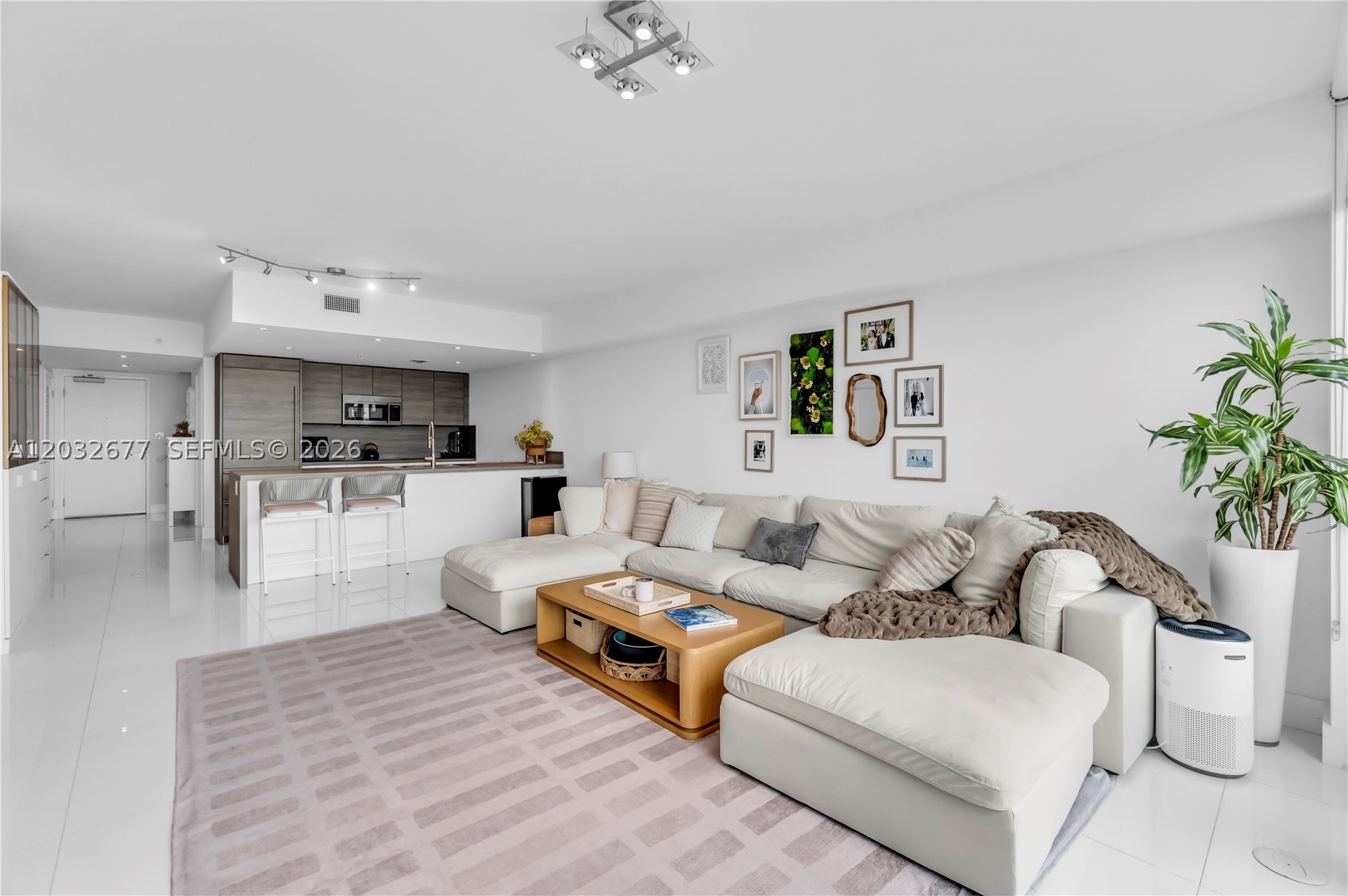 400 Sunny Isles Blvd #1917, Sunny Isles Beach FL 33160