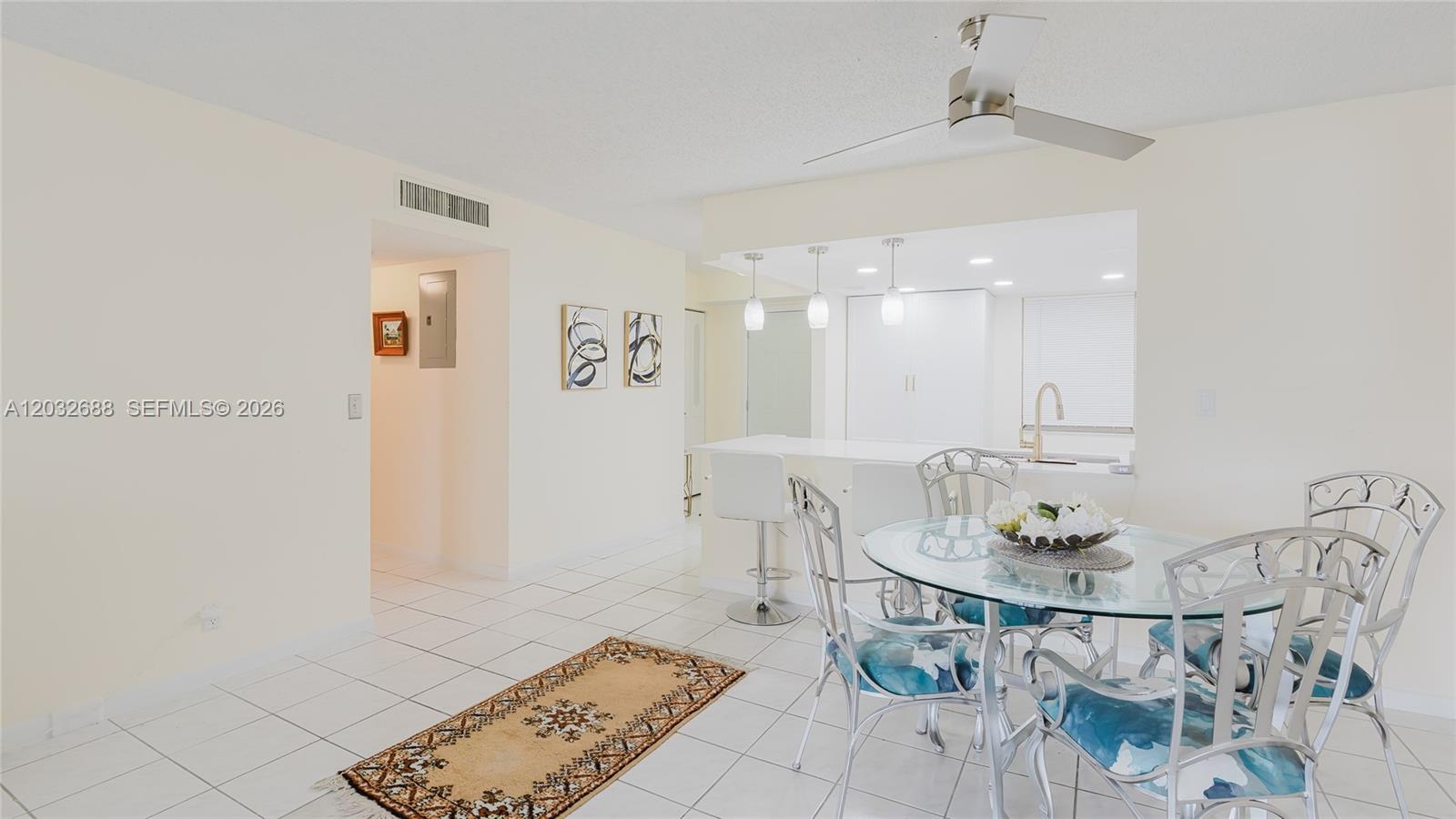 424 SE 10th St #204, Dania Beach FL 33004
