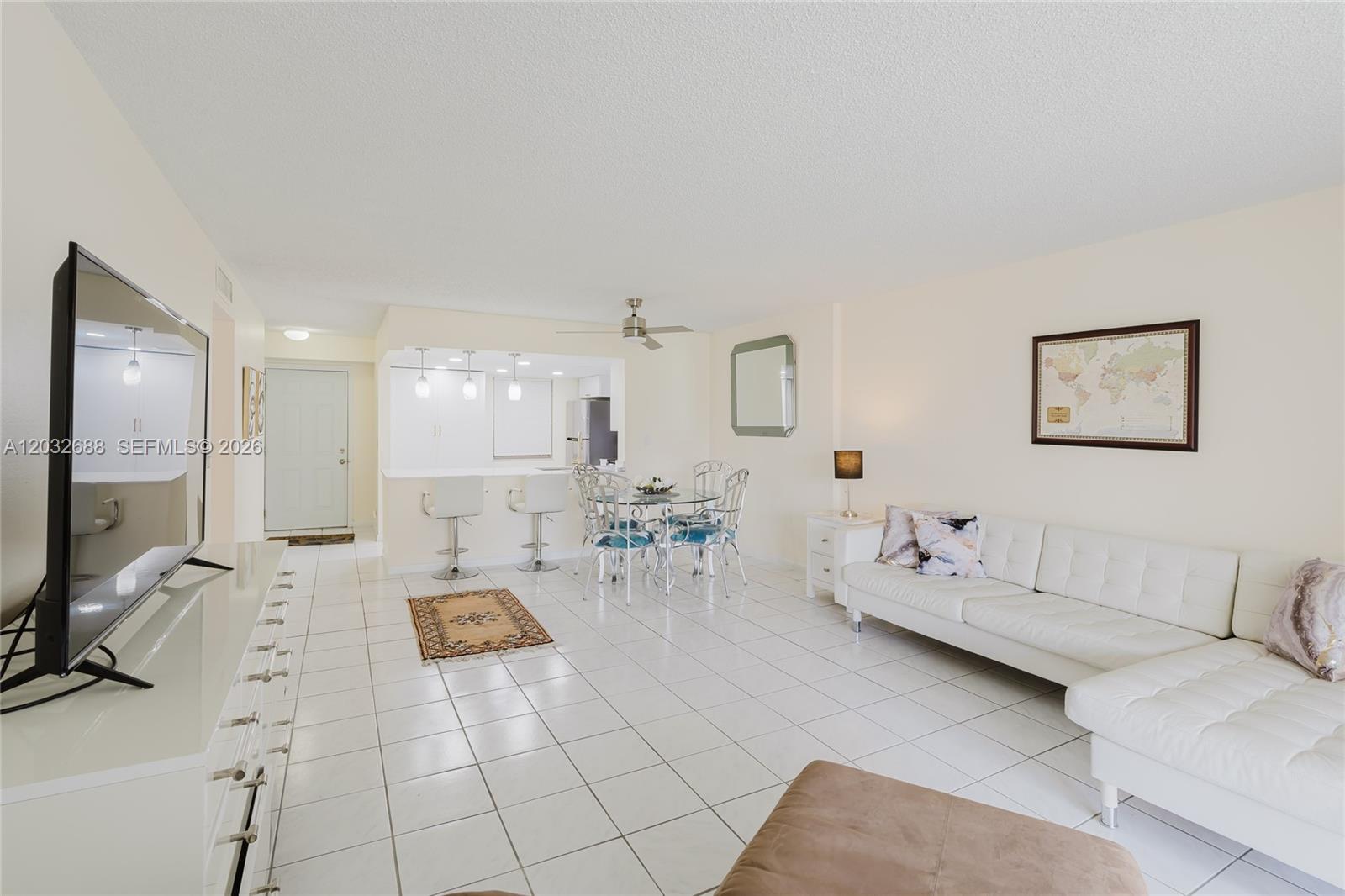 424 SE 10th St #204, Dania Beach FL 33004