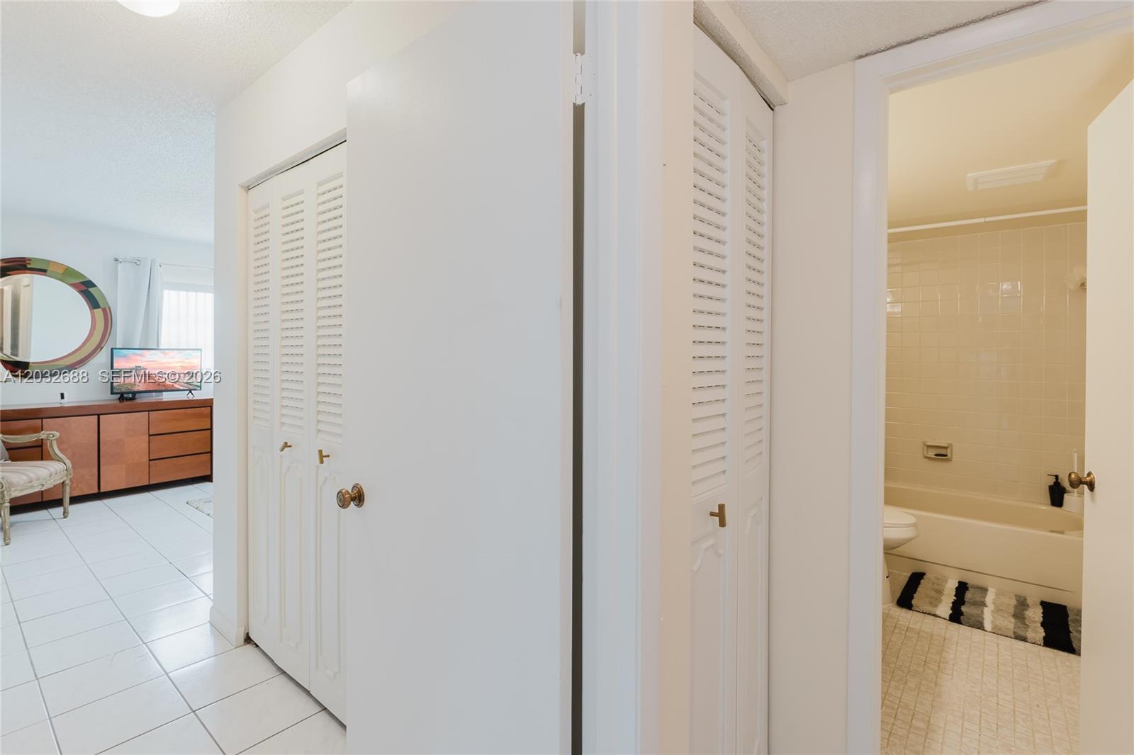 424 SE 10th St #204, Dania Beach FL 33004