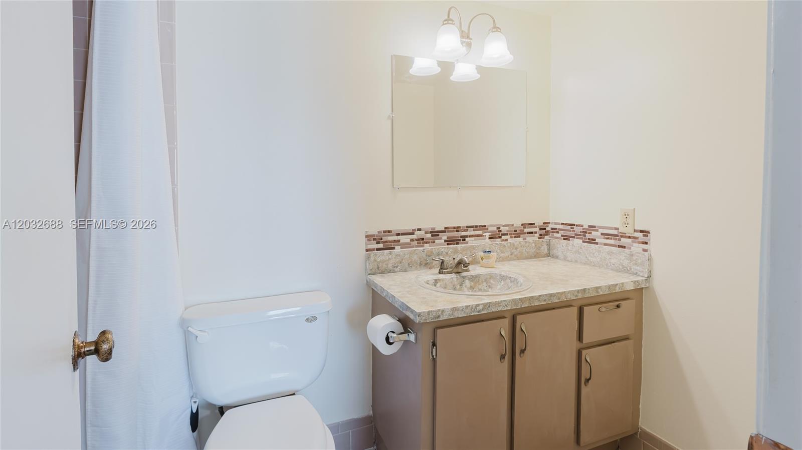 424 SE 10th St #204, Dania Beach FL 33004
