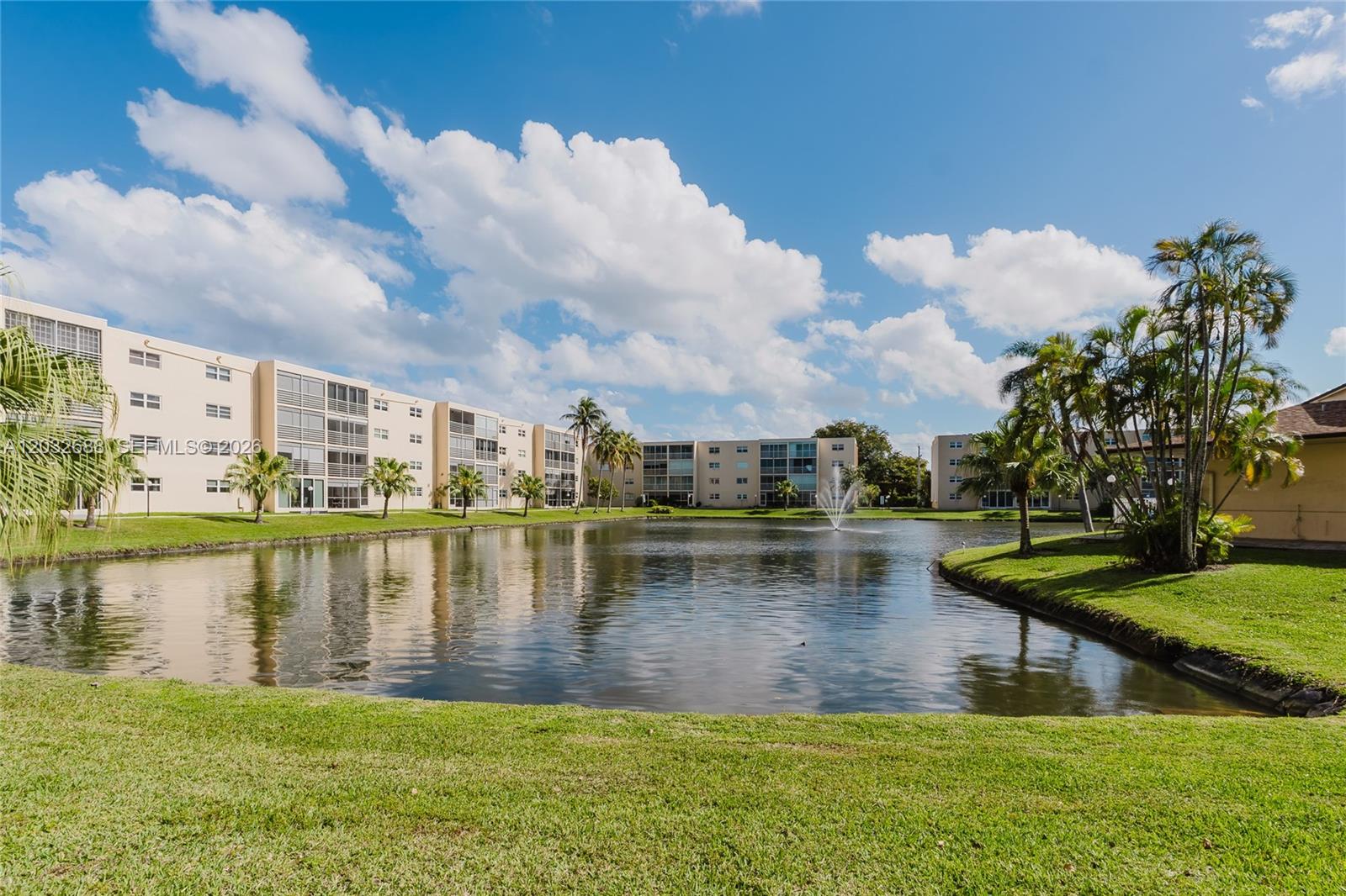 424 SE 10th St #204, Dania Beach FL 33004