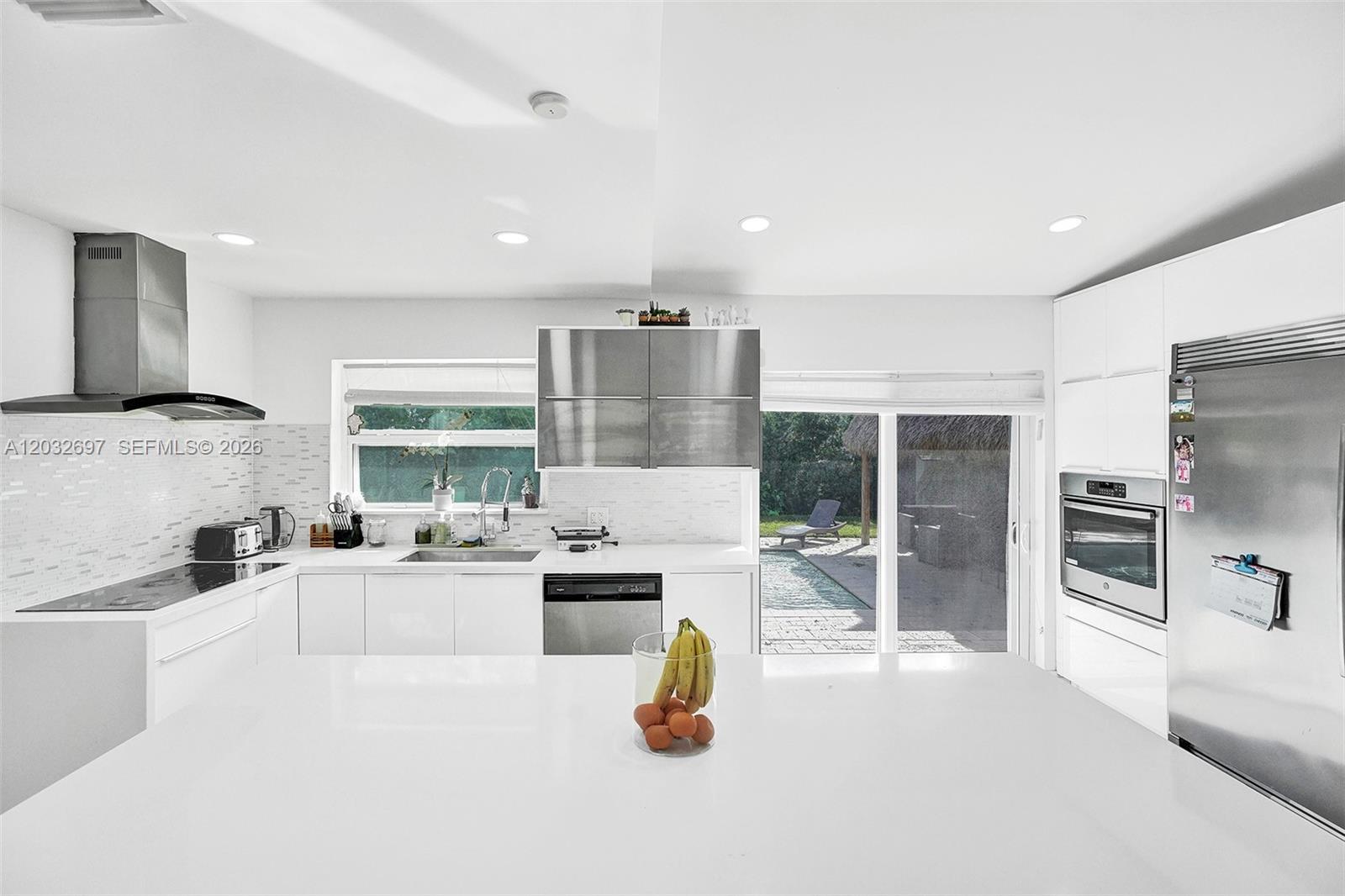 2190 NE 122nd St, North Miami FL 33181