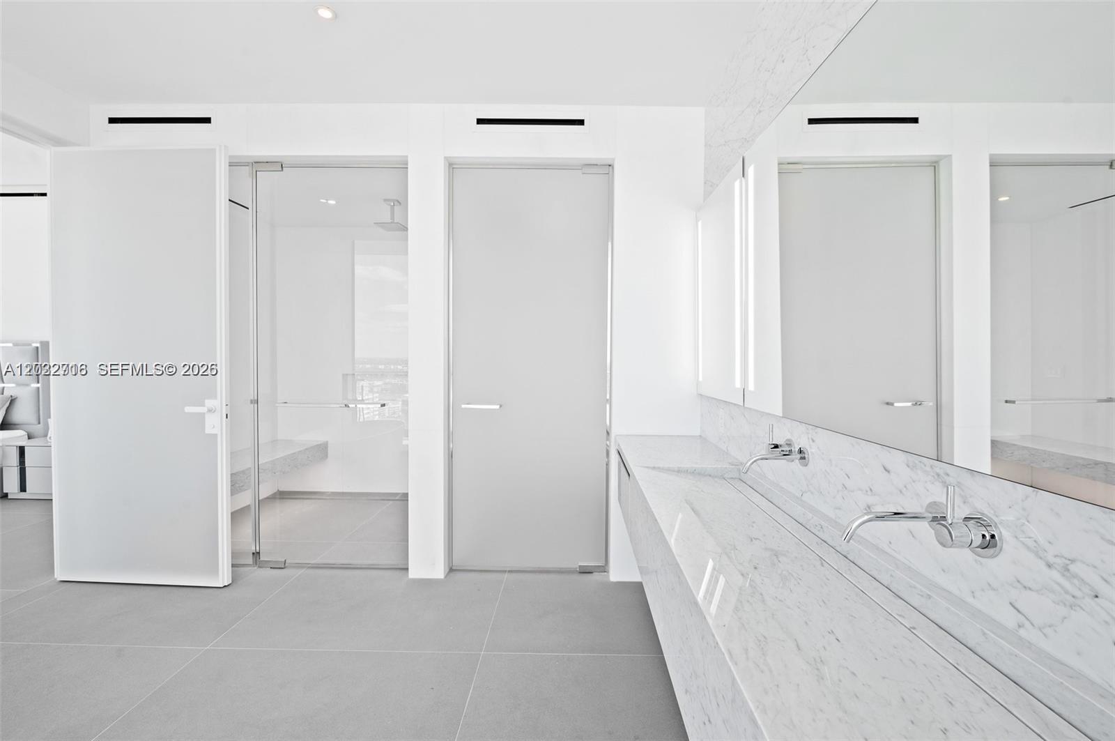 2000 S Ocean Dr #25A, Hallandale Beach FL 33009