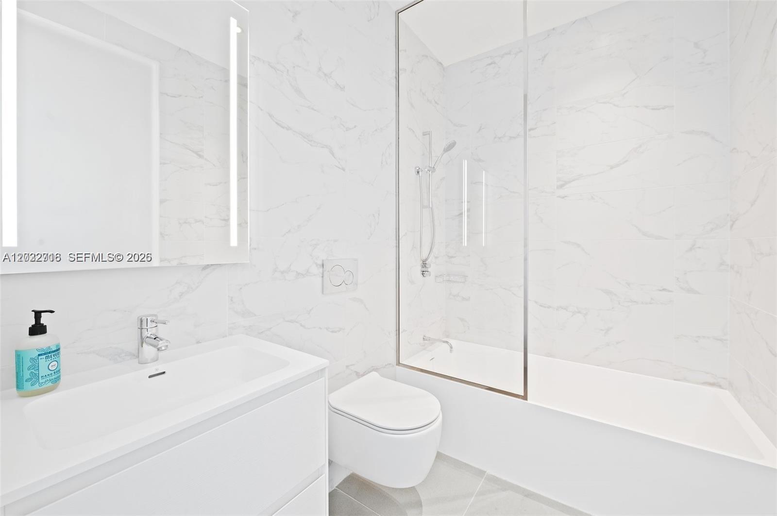 2000 S Ocean Dr #25A, Hallandale Beach FL 33009