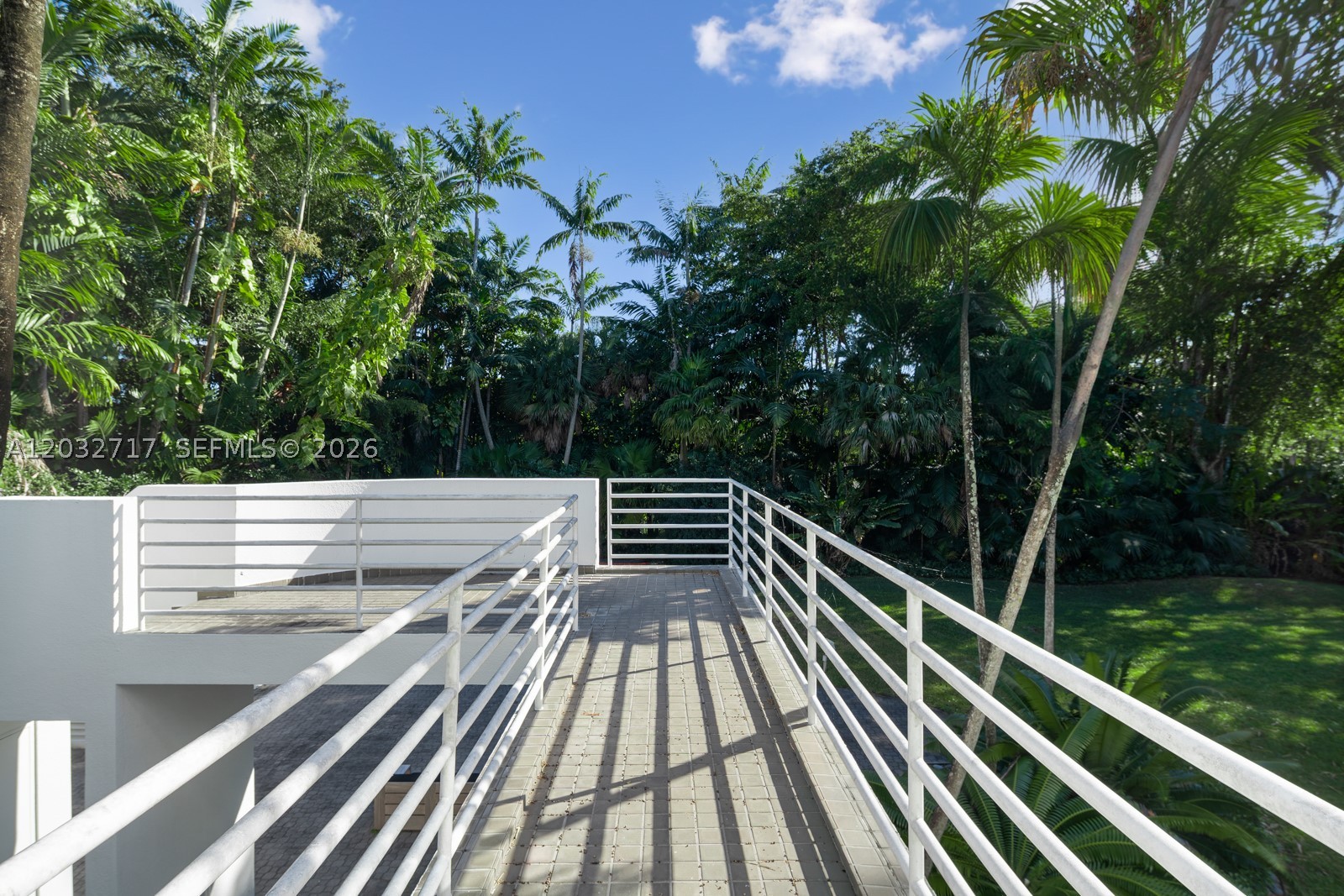 6070 SW 128th St, Pinecrest FL 33156