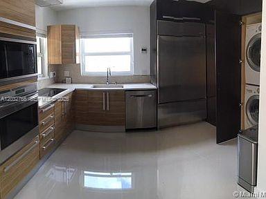 3 Farrey Ln #3, Miami Beach FL 33139