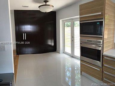 3 Farrey Ln #3, Miami Beach FL 33139